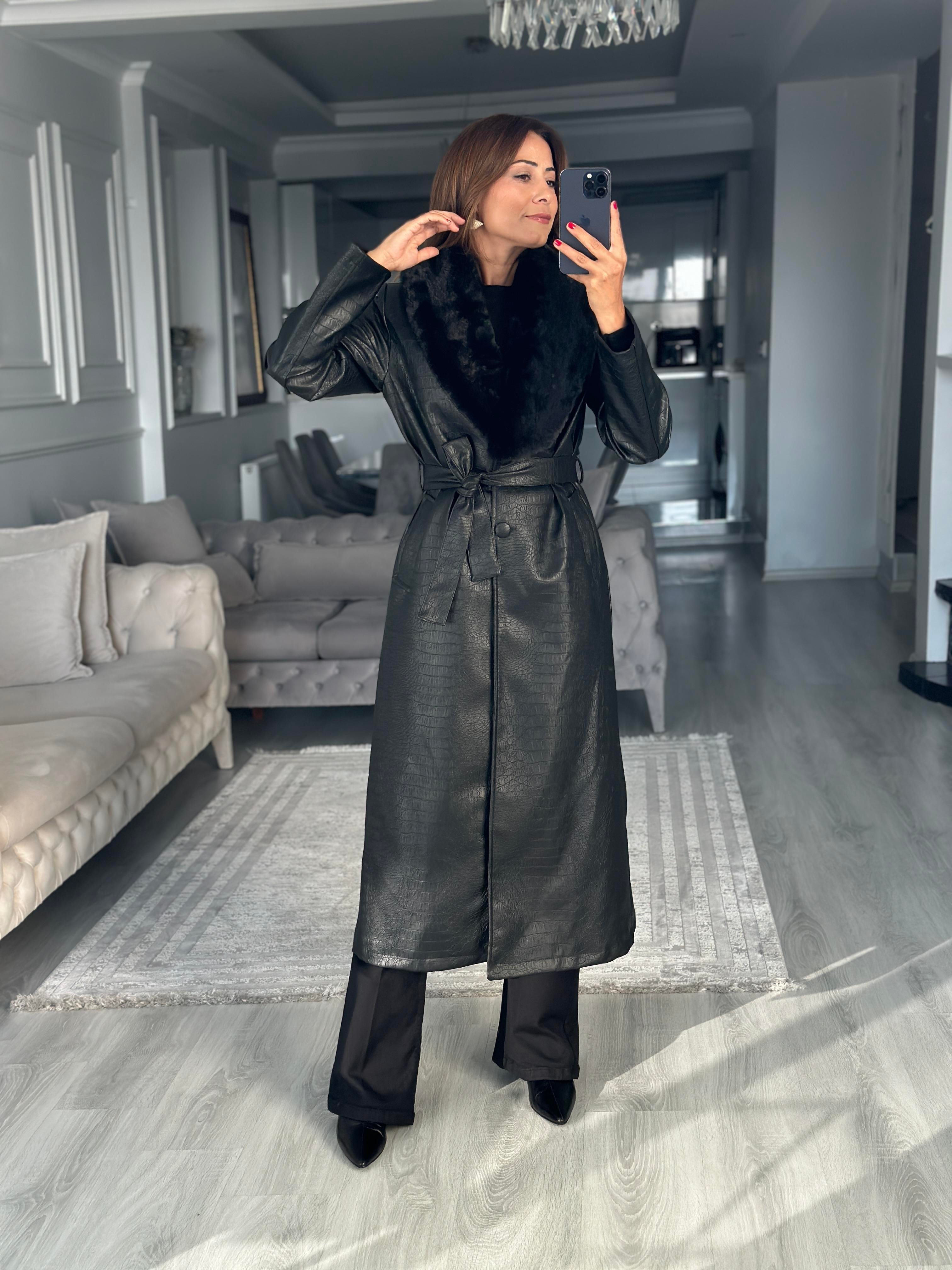 Siyah Timsah Desenli Yakası Kürklü Kadın Deri Kaban