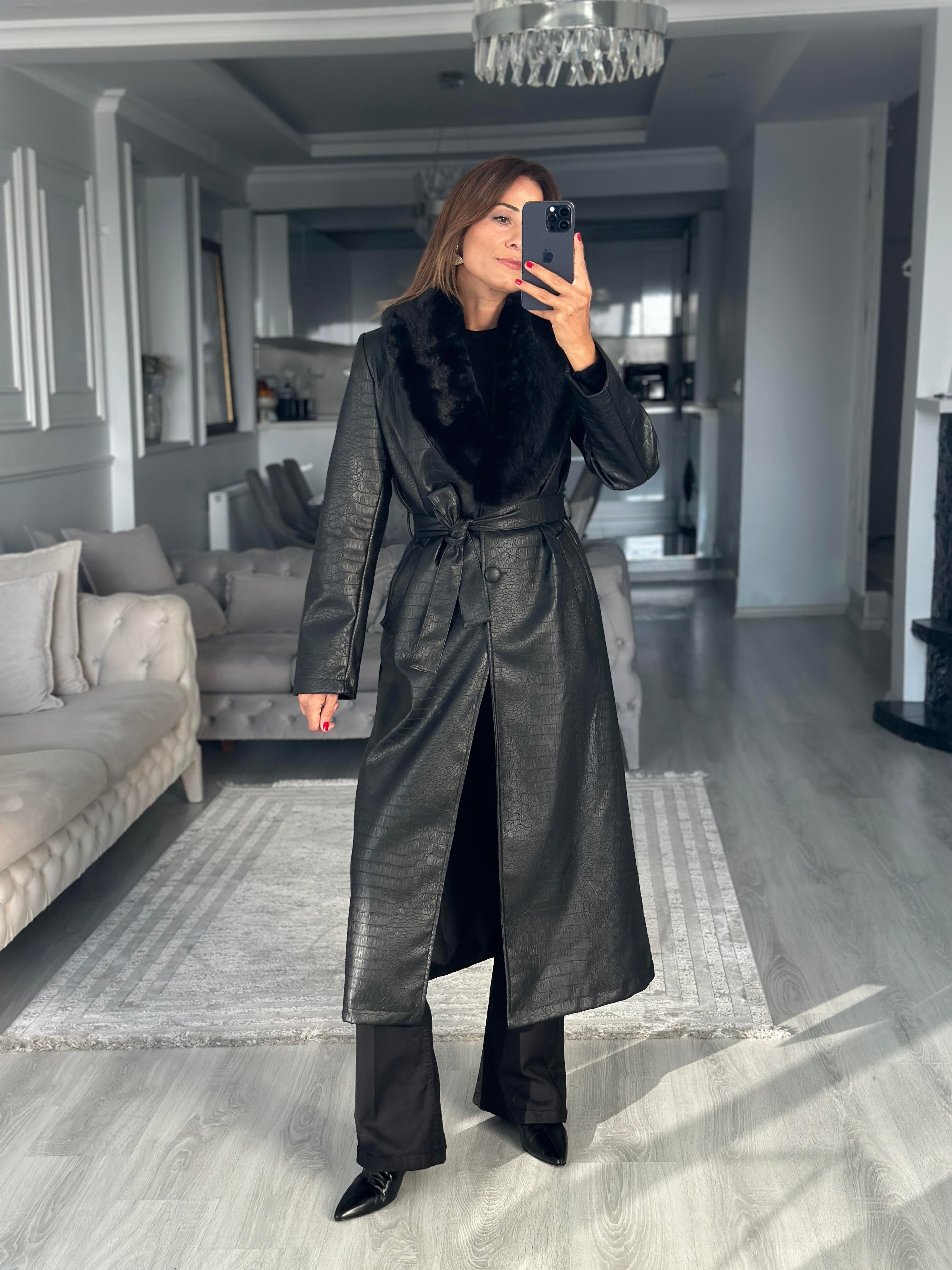 Siyah Timsah Desenli Yakası Kürklü Kadın Deri Kaban