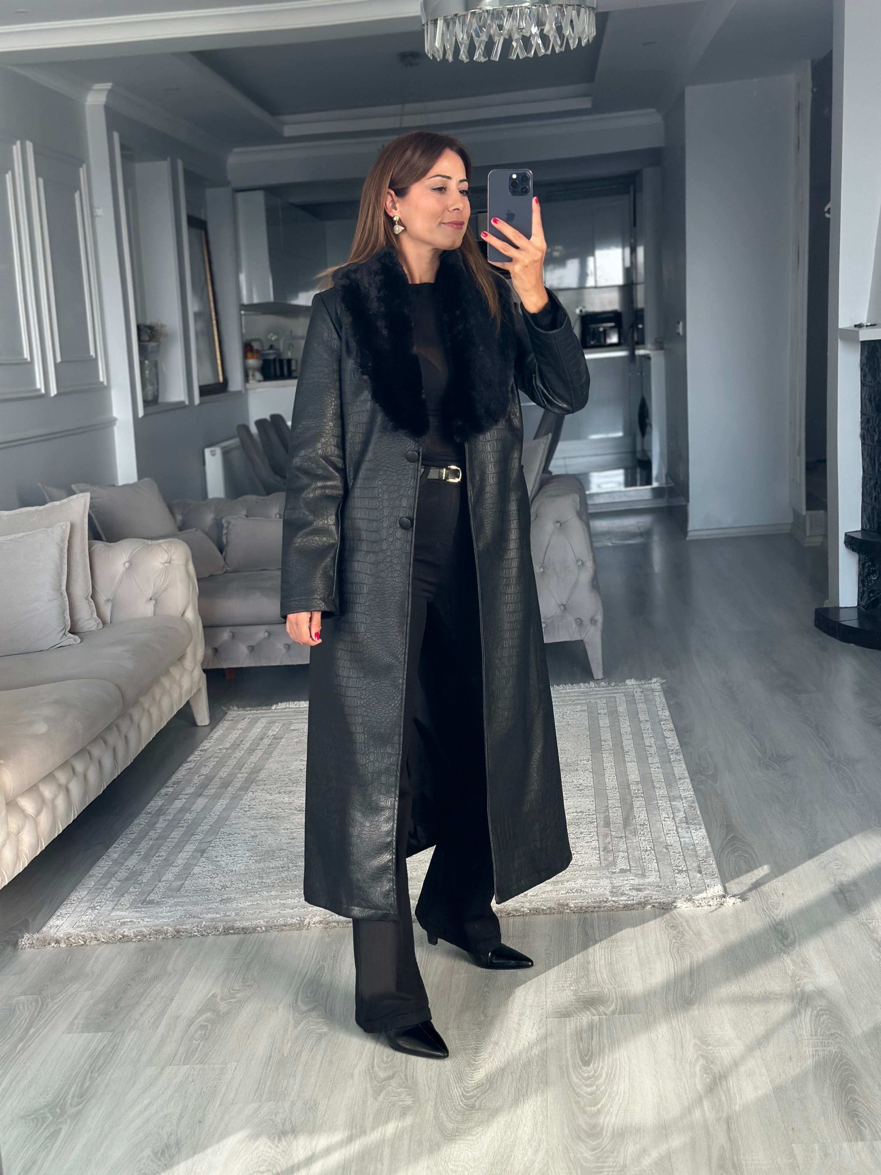 Siyah Timsah Desenli Yakası Kürklü Kadın Deri Kaban