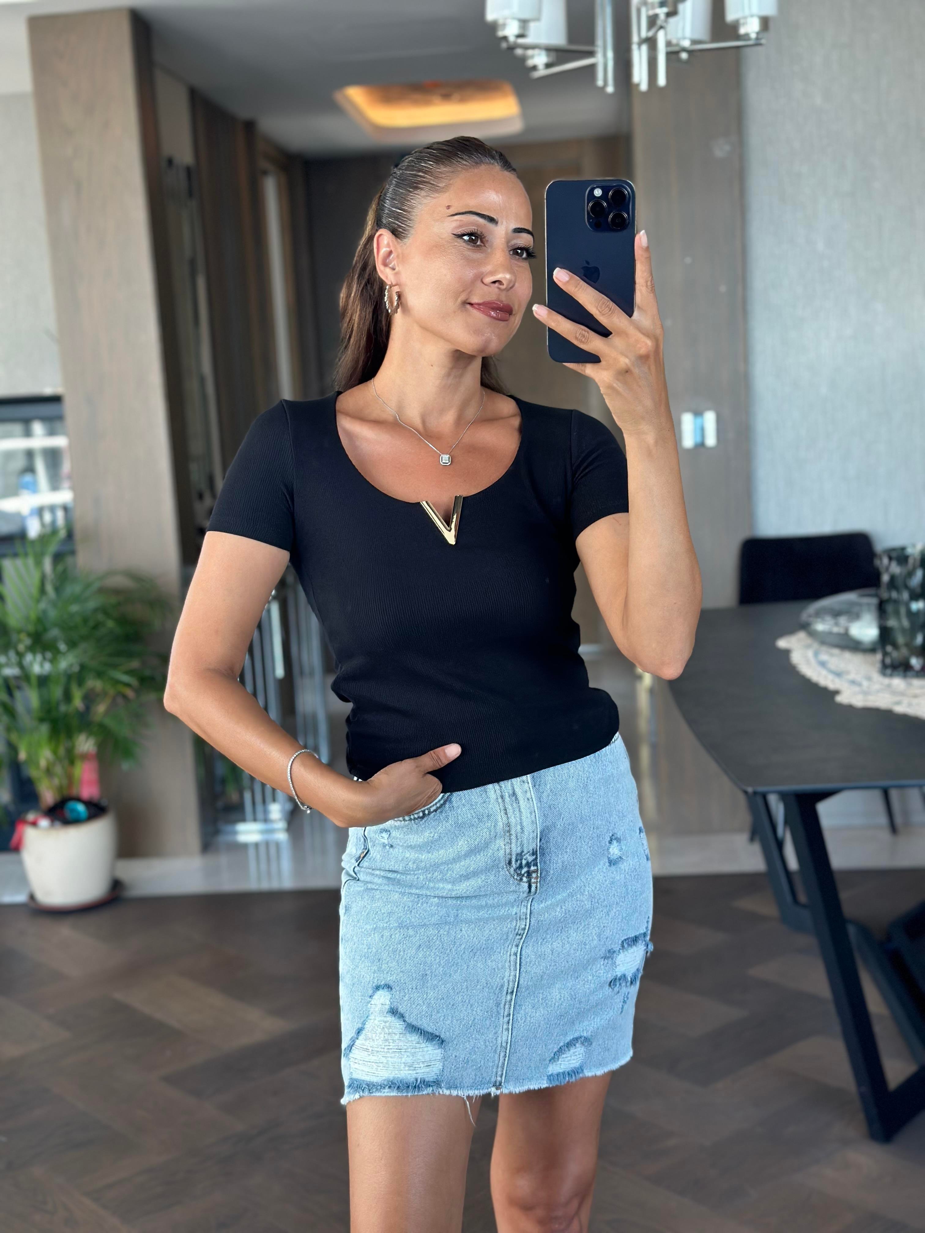 Siyah U Yaka Kısa Kol Gold V Demirli Kaşkorse Kadın Body