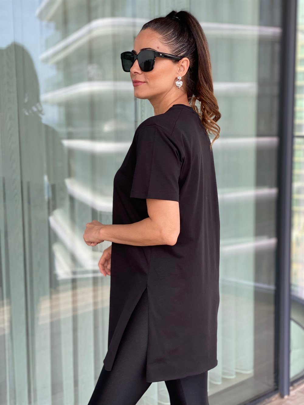 Siyah V Yaka Basic Tshirt 