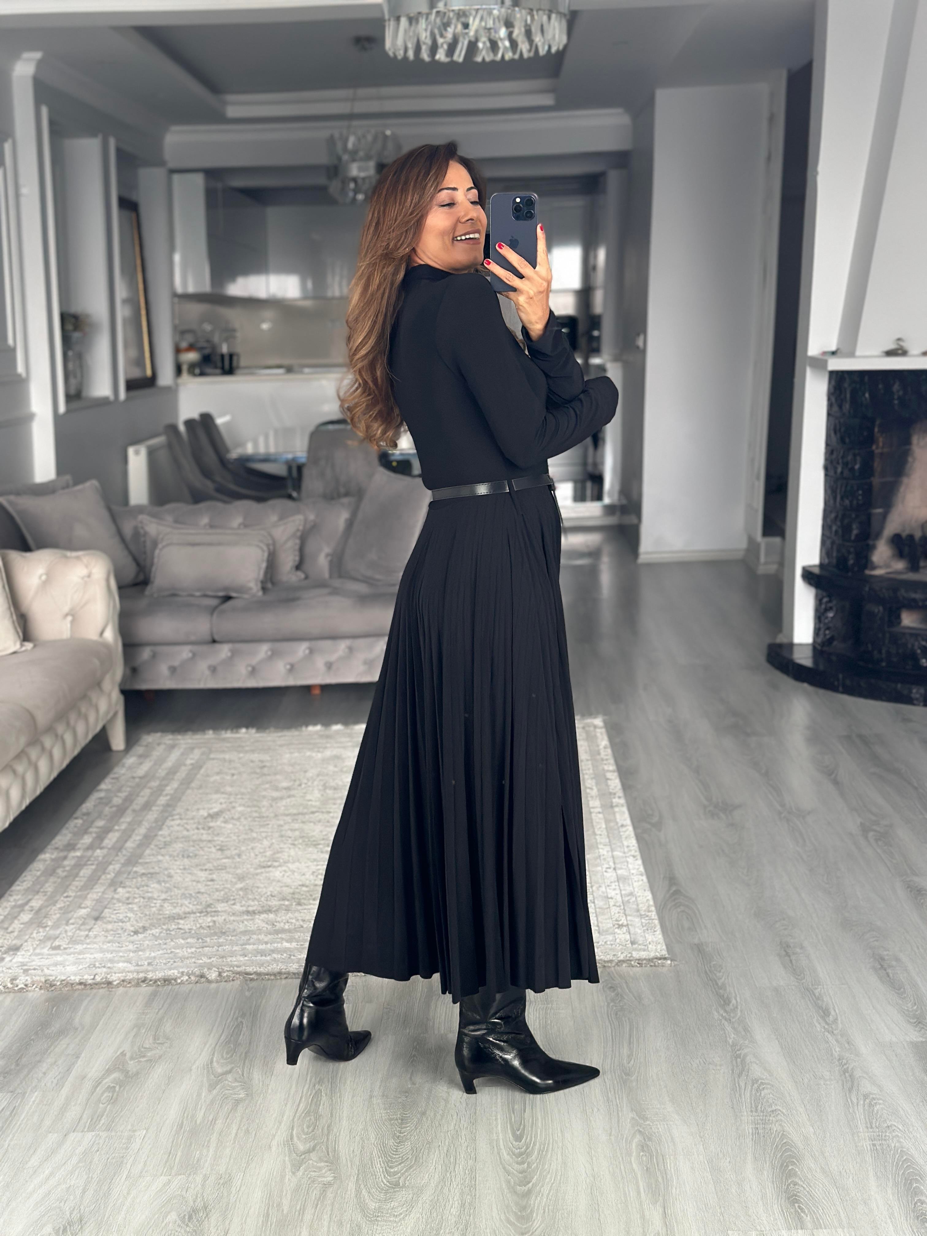 Siyah Yarım Balıkçı Kemerli Piliseli Midi Boy Kadın Elbise