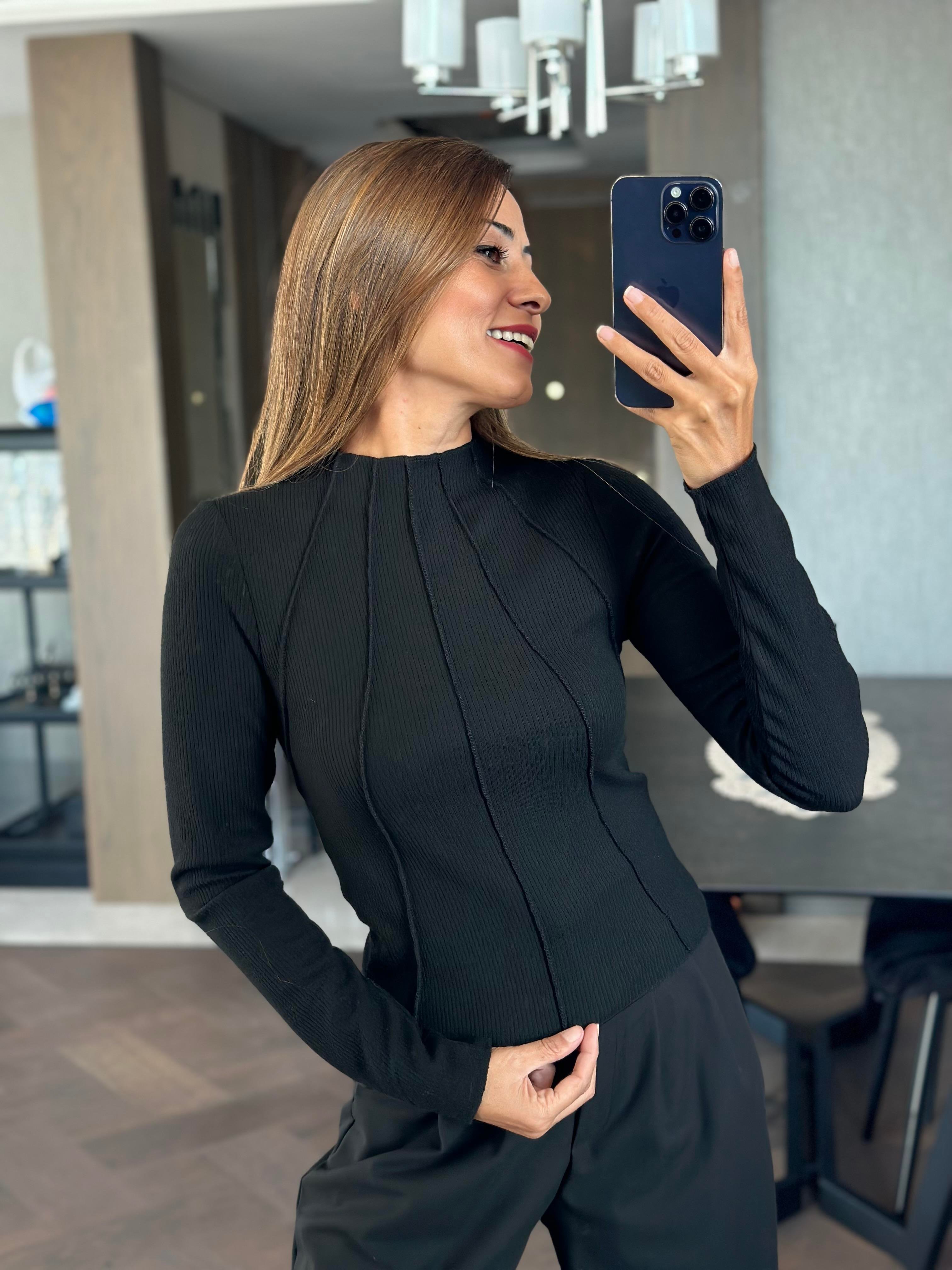 Siyah Yarım Balıkçı Uzun Kol Önü Dikiş Detay Kadın Body