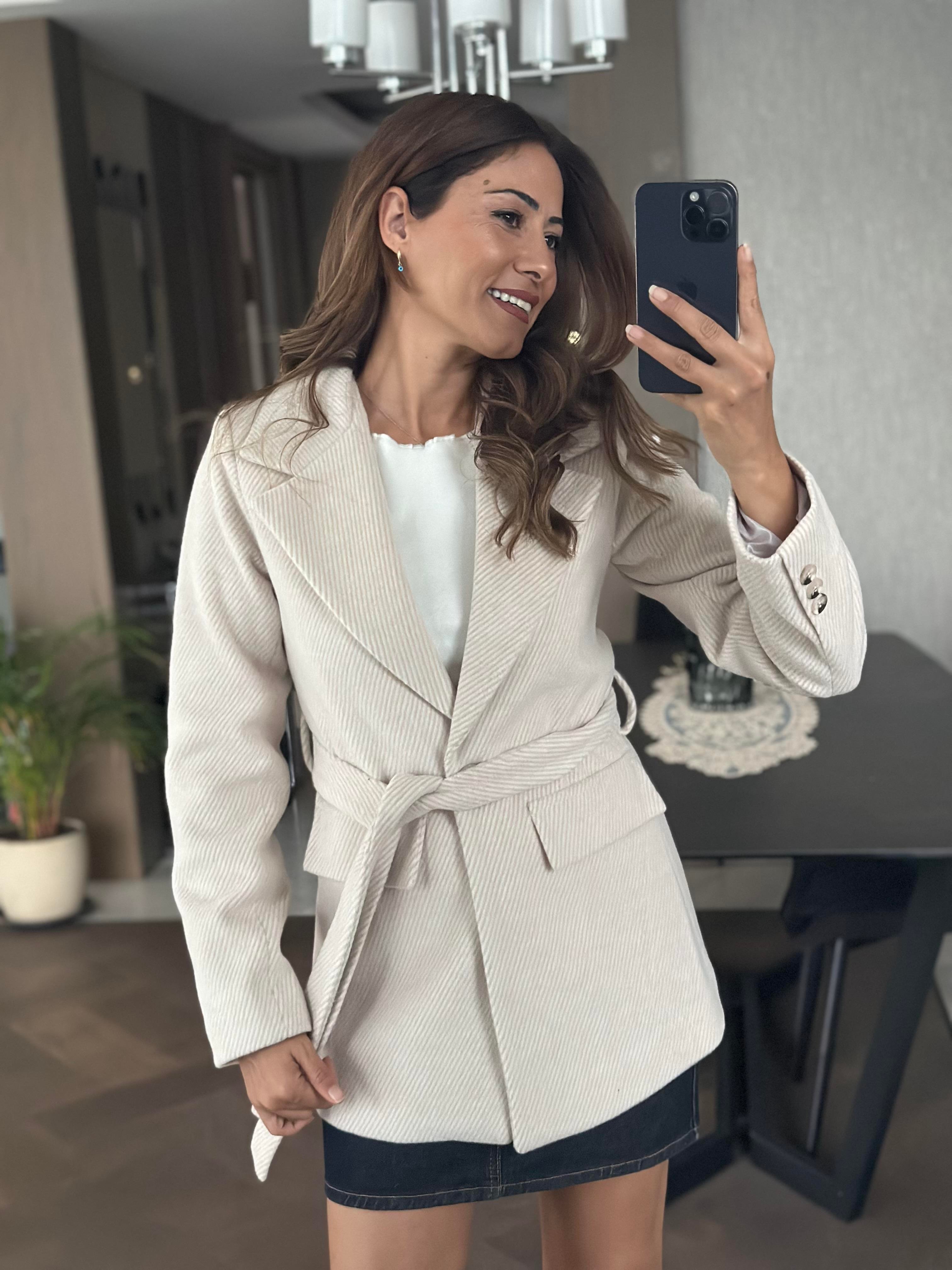 Taş Dokulu Kaşe Vatkalı Kuşaklı Kadın Ceket