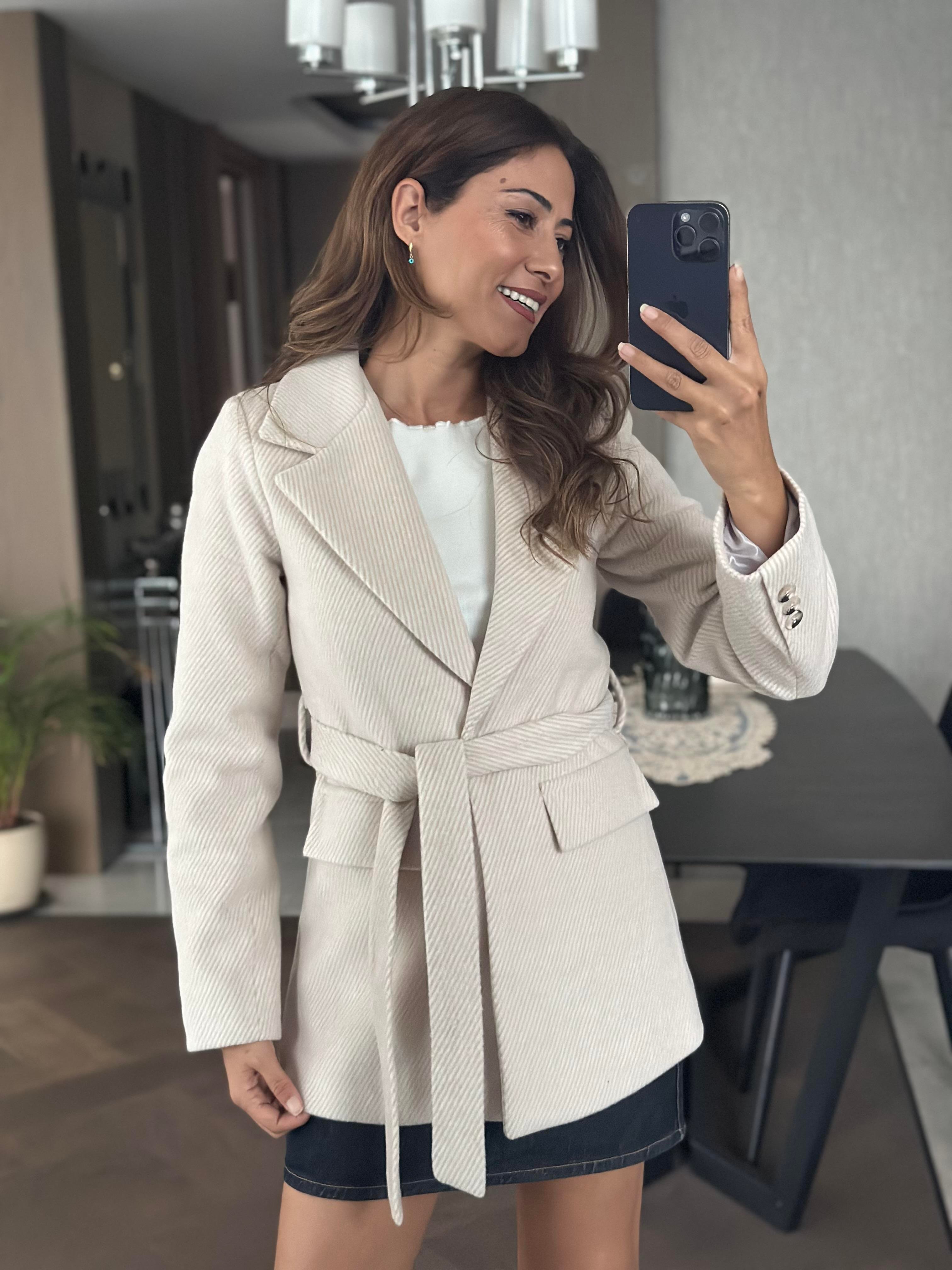 Taş Dokulu Kaşe Vatkalı Kuşaklı Kadın Ceket