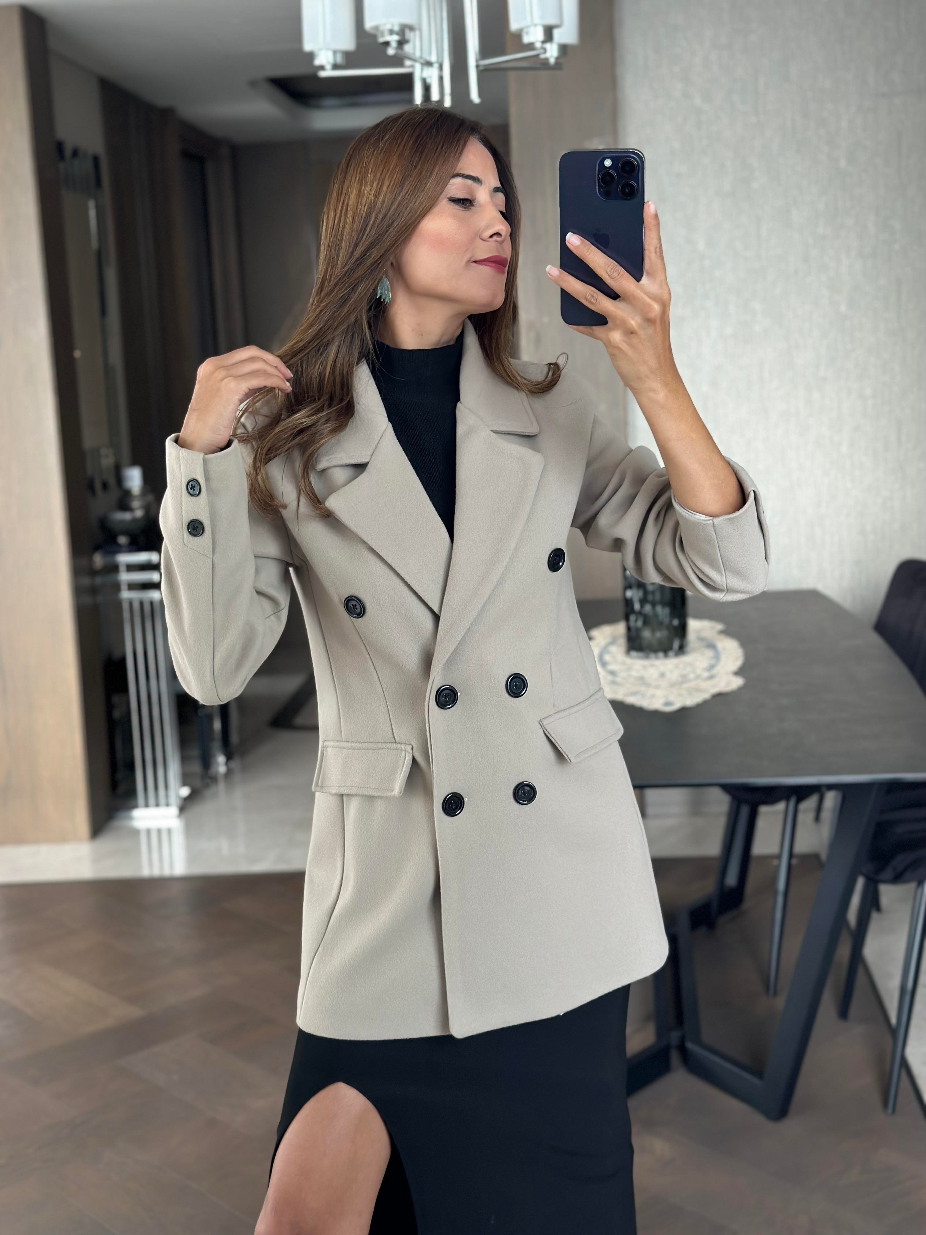 Taş Düğmeli Kaşe Blazer Kadın Ceket