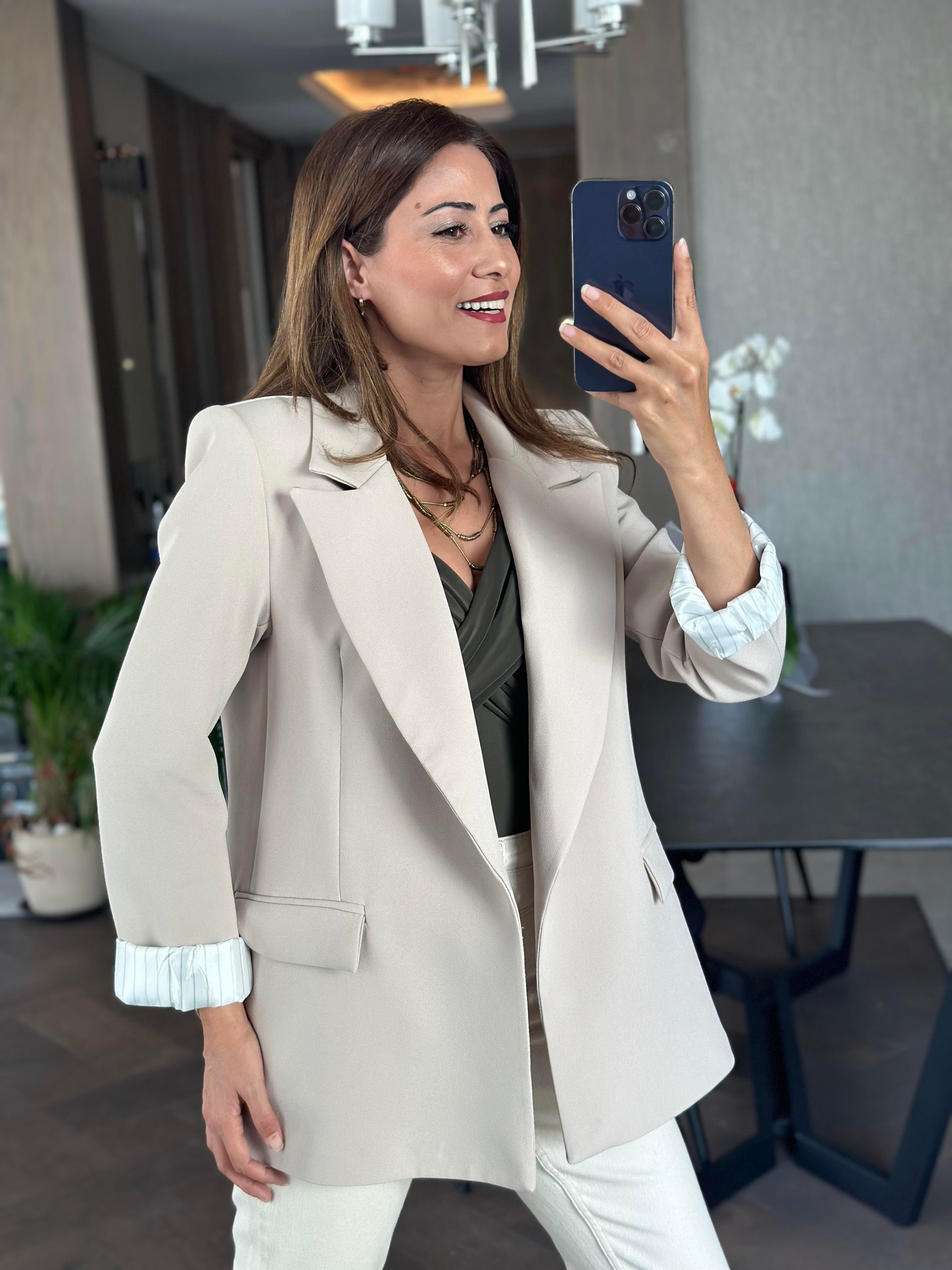Taş Kolu Katlamalı Astarlı Kadın  Kumaş Ceket