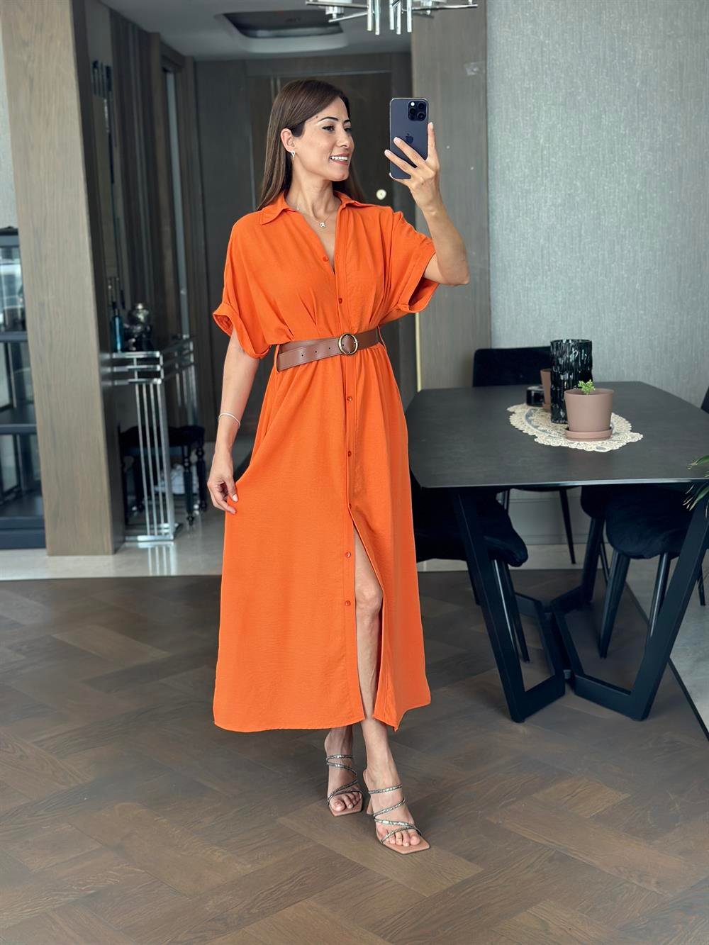 Turuncu Ön Ve Arka Pileli Kısa Kol Kemerli Kadın Gömlek Elbise