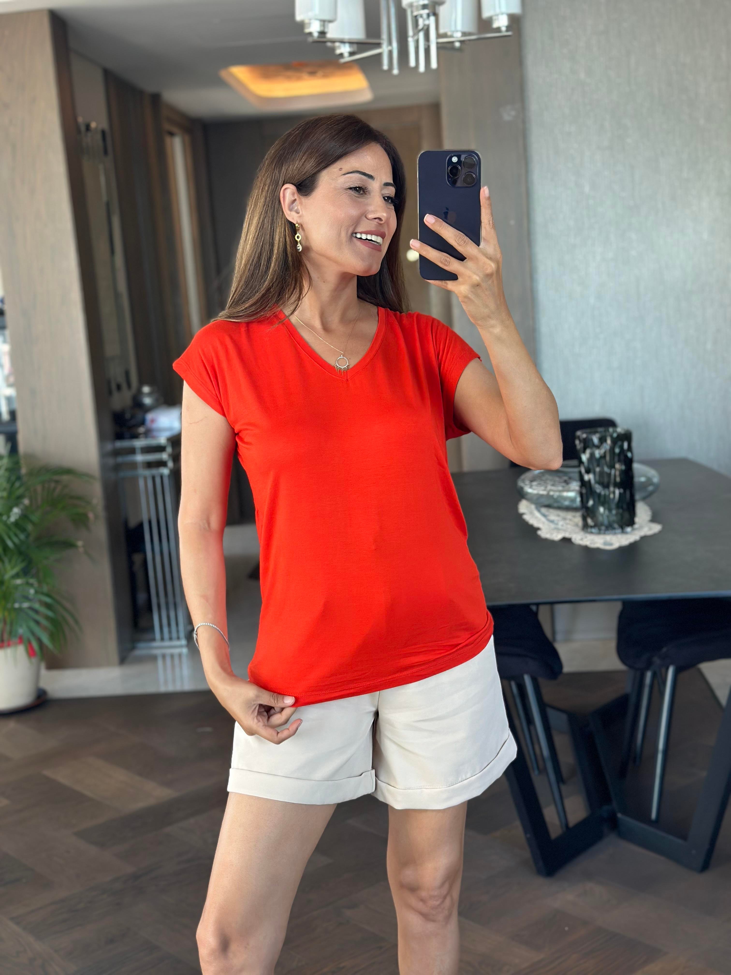 Turuncu V Yaka Kısa Yarasa Kol Basic Kadın T-Shirt