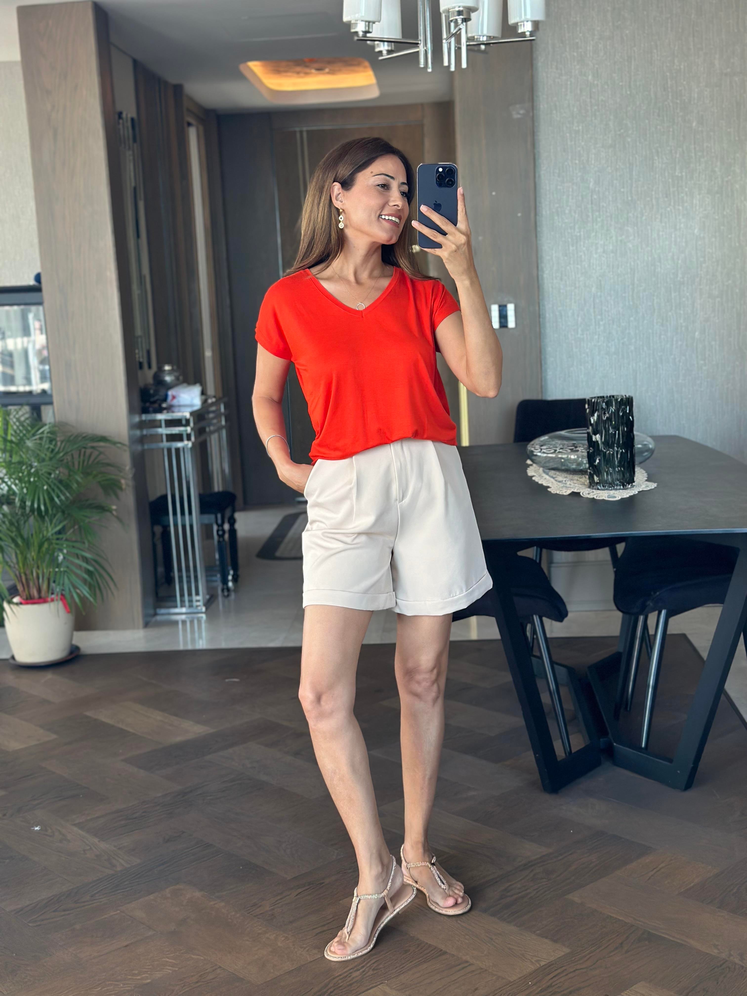 Turuncu V Yaka Kısa Yarasa Kol Basic Kadın T-Shirt