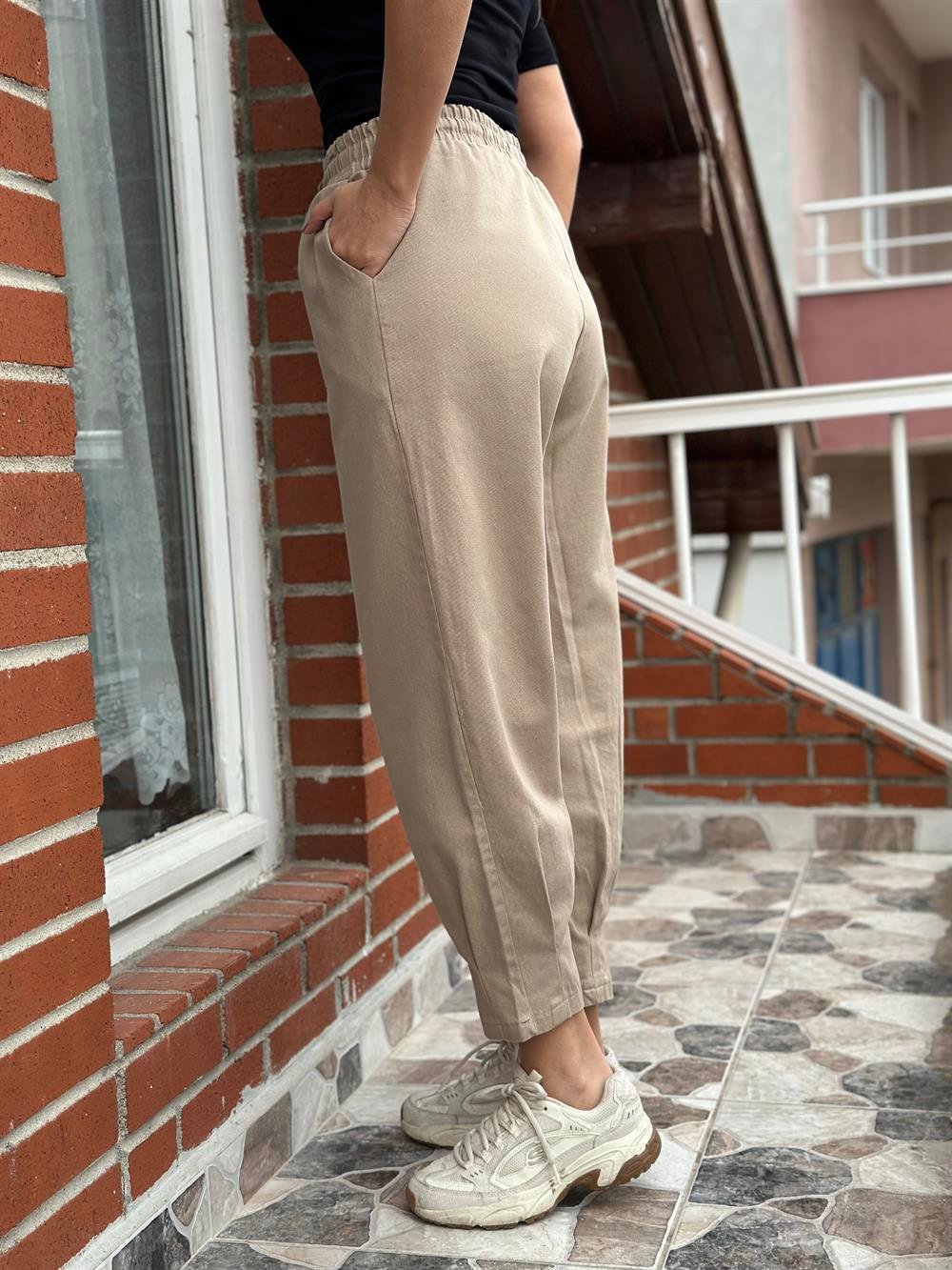 Vizon Bel Lastikli Paça Pensli Gabardin Kadın Pantolon