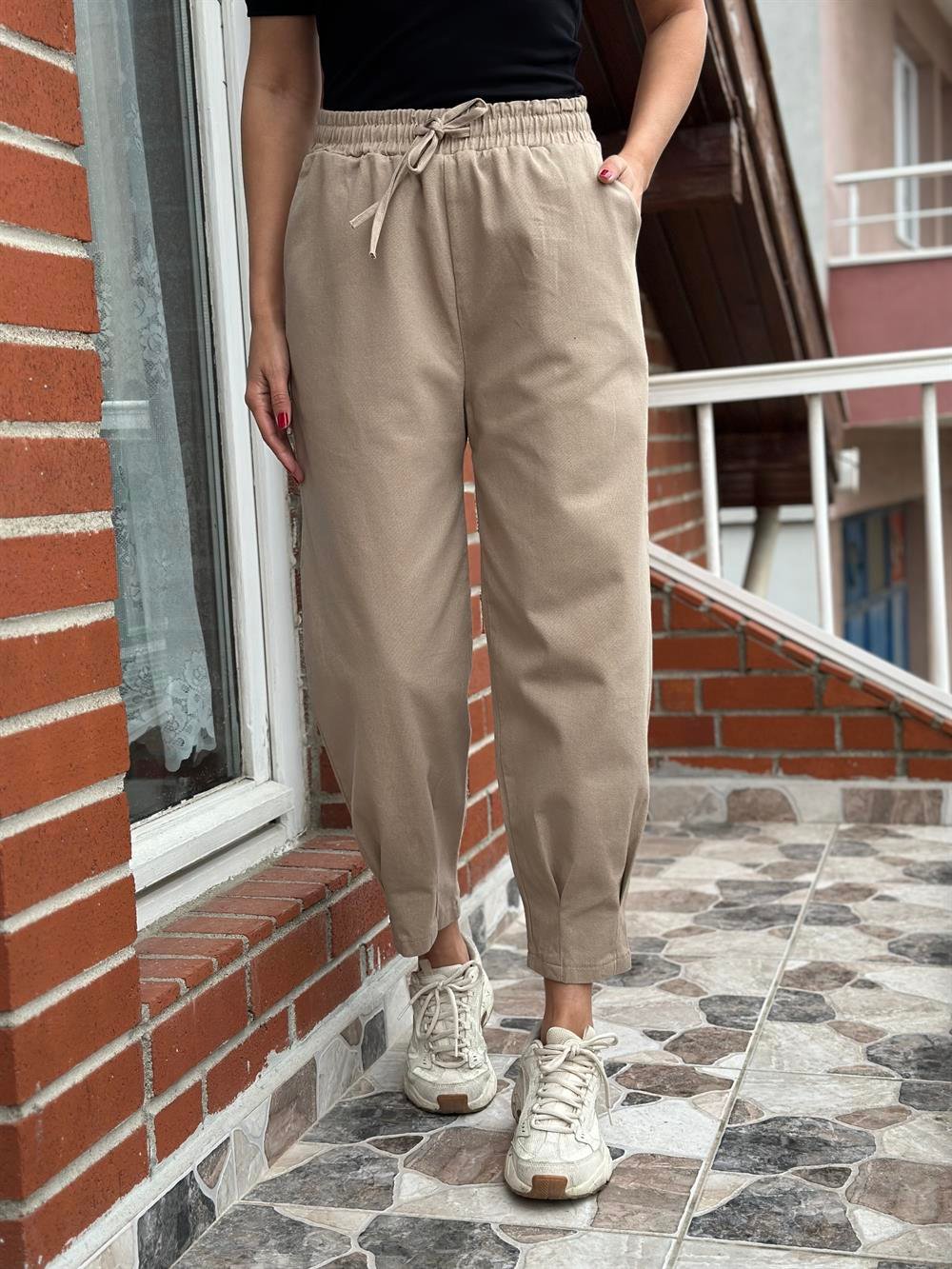 Vizon Bel Lastikli Paça Pensli Gabardin Kadın Pantolon