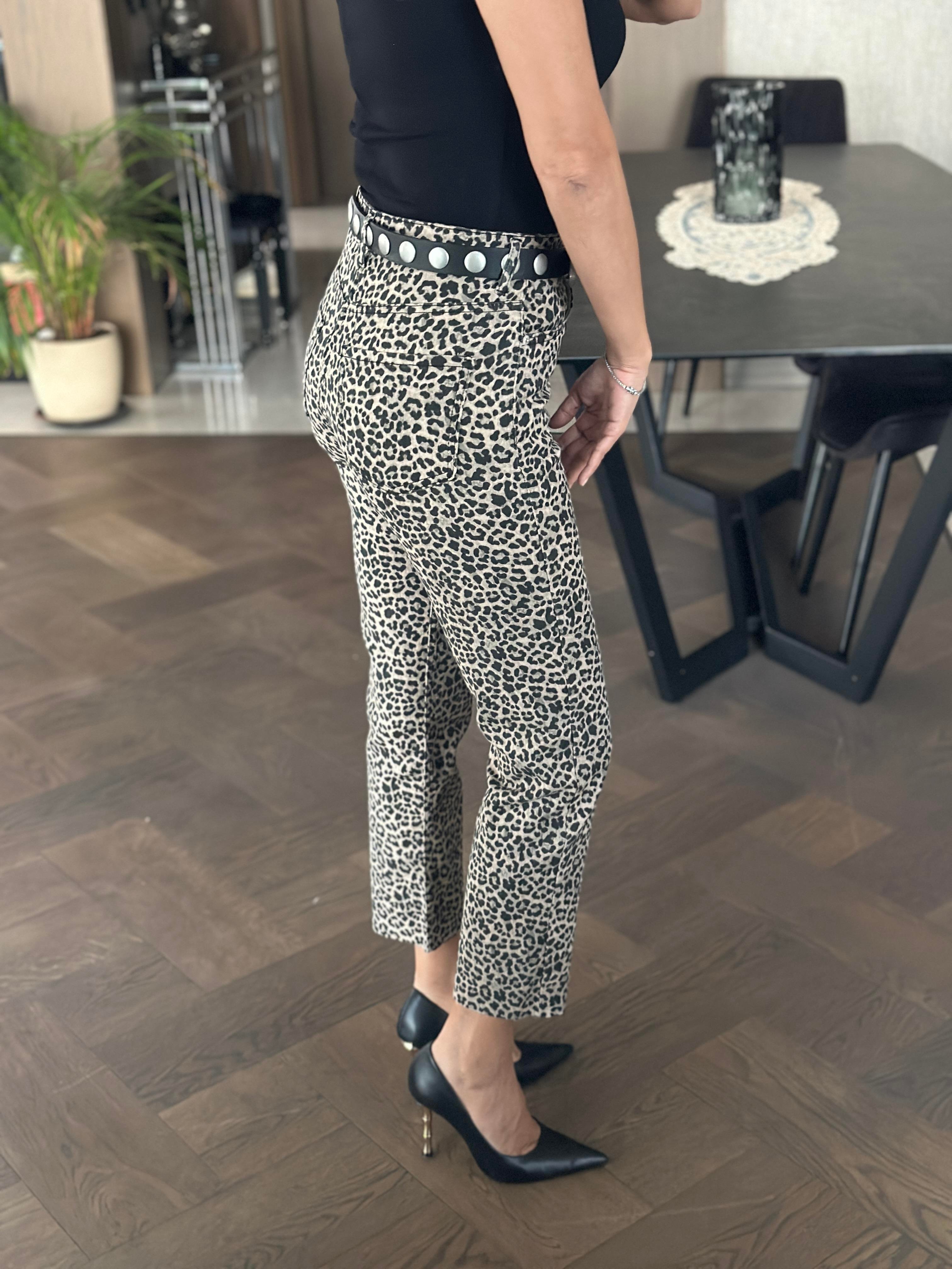 Vizon Leopar Desen Marka Model Kesik Paça Boy Fit Kadın Jean Pantolon