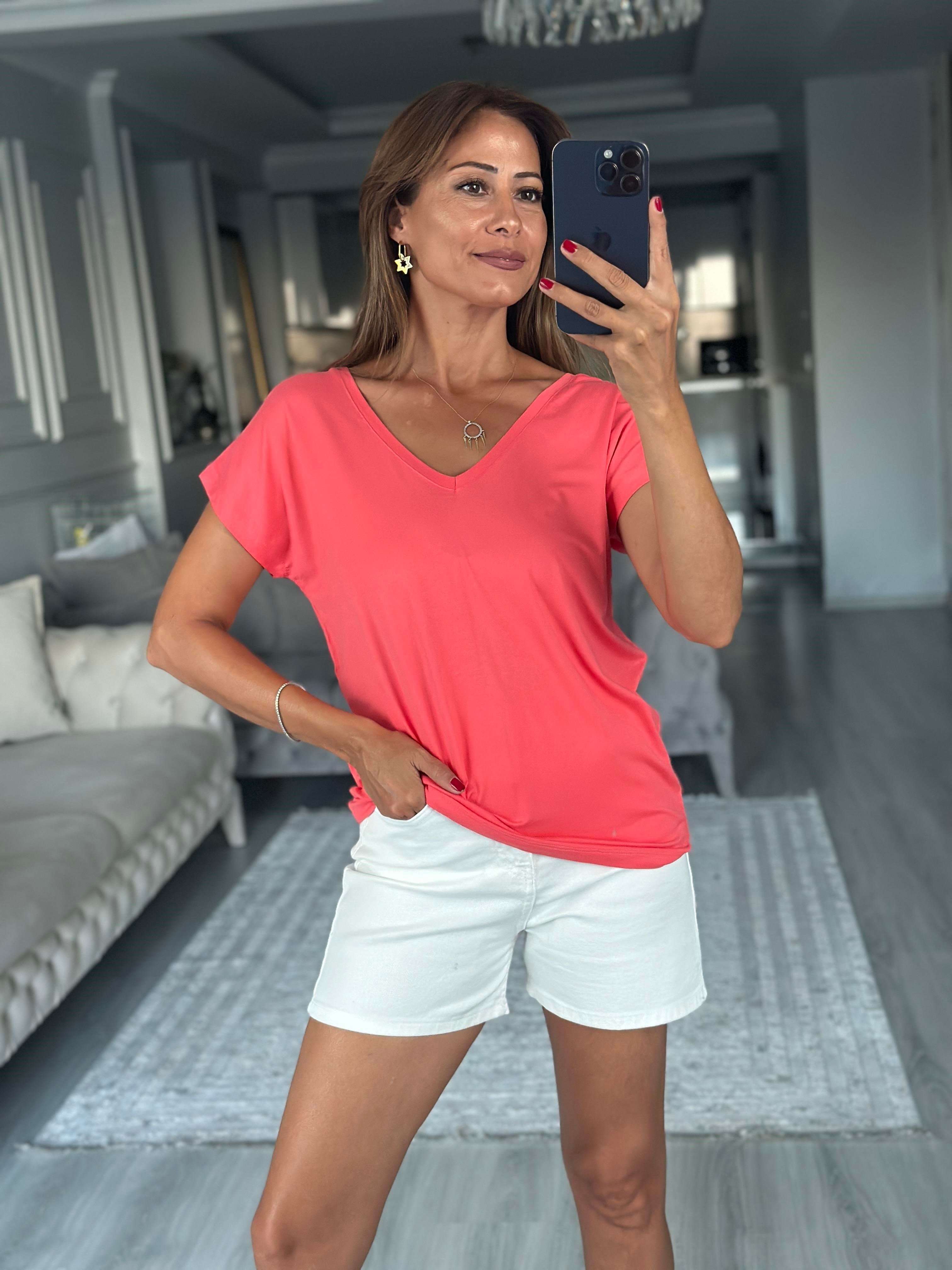 Yavruağzı Ön Arka V Yaka Kısa Yarasa Kol Kadın T-Shirt