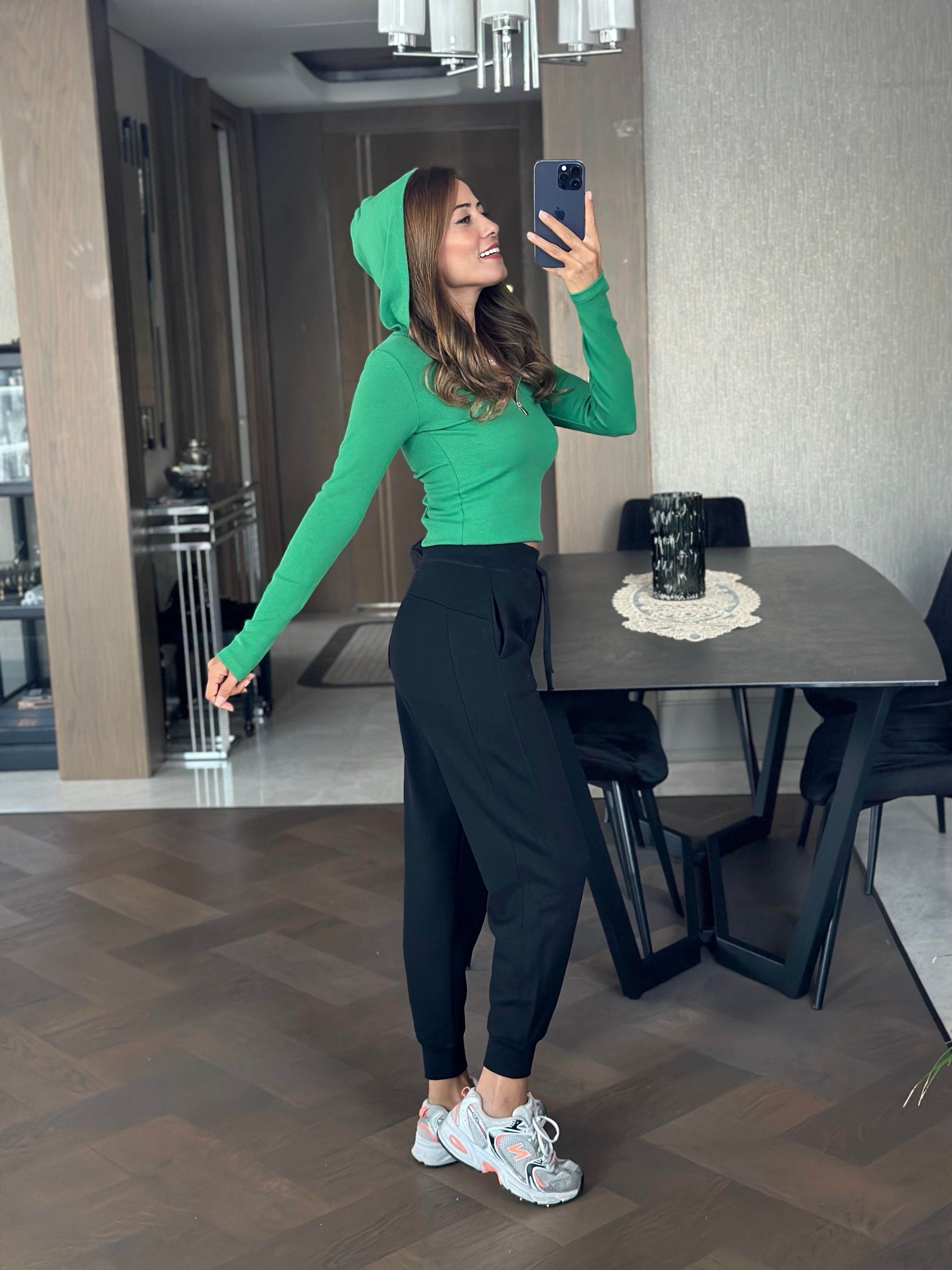 Yeşil Kapüşonlu Yarım Fermuarlı Kaşkorse Kadın Body
