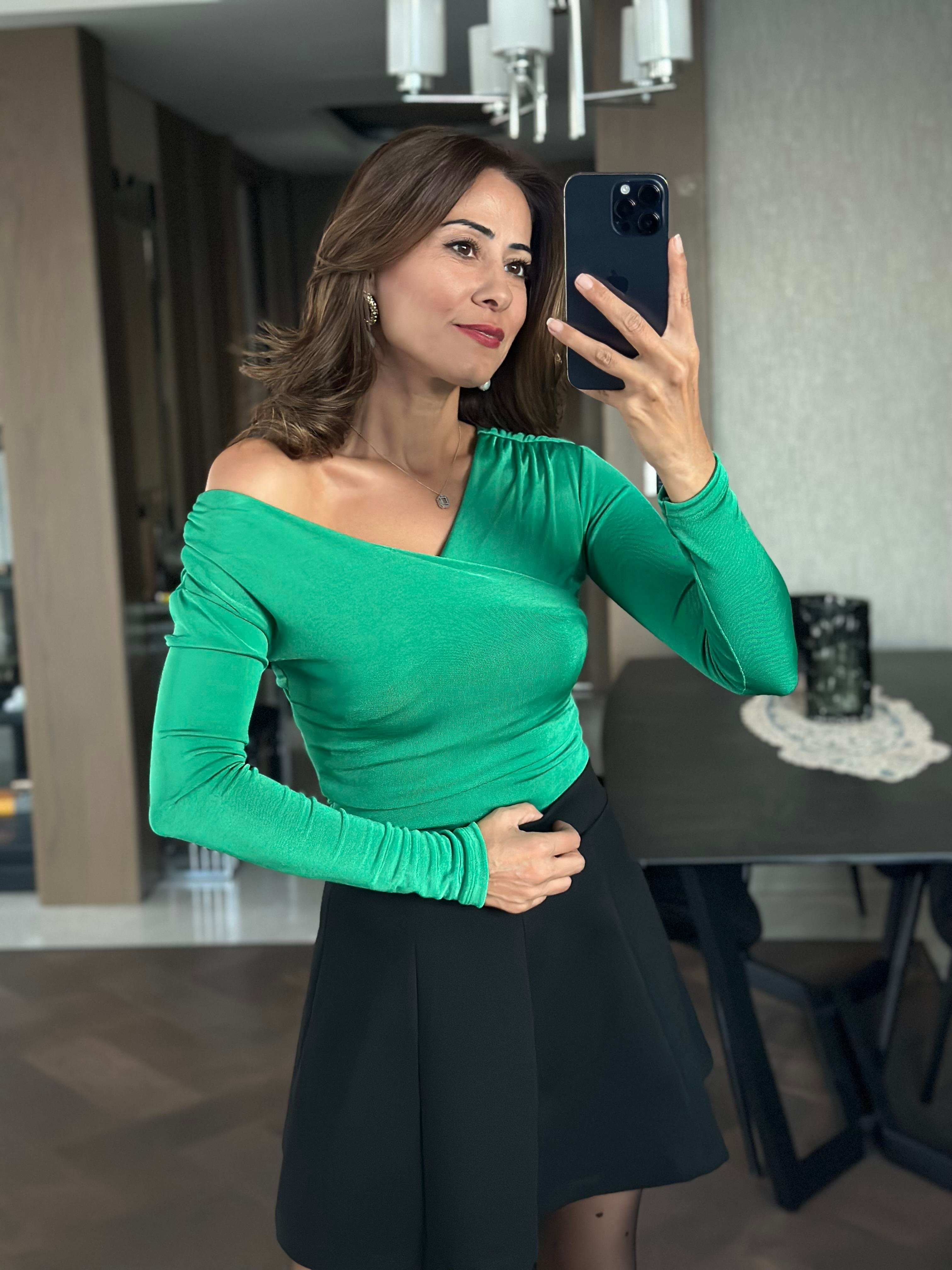 Yeşil Ön Ve Arka Kruvaze Yaka Yanları Büzgülü Buzzy Kadın Bluz