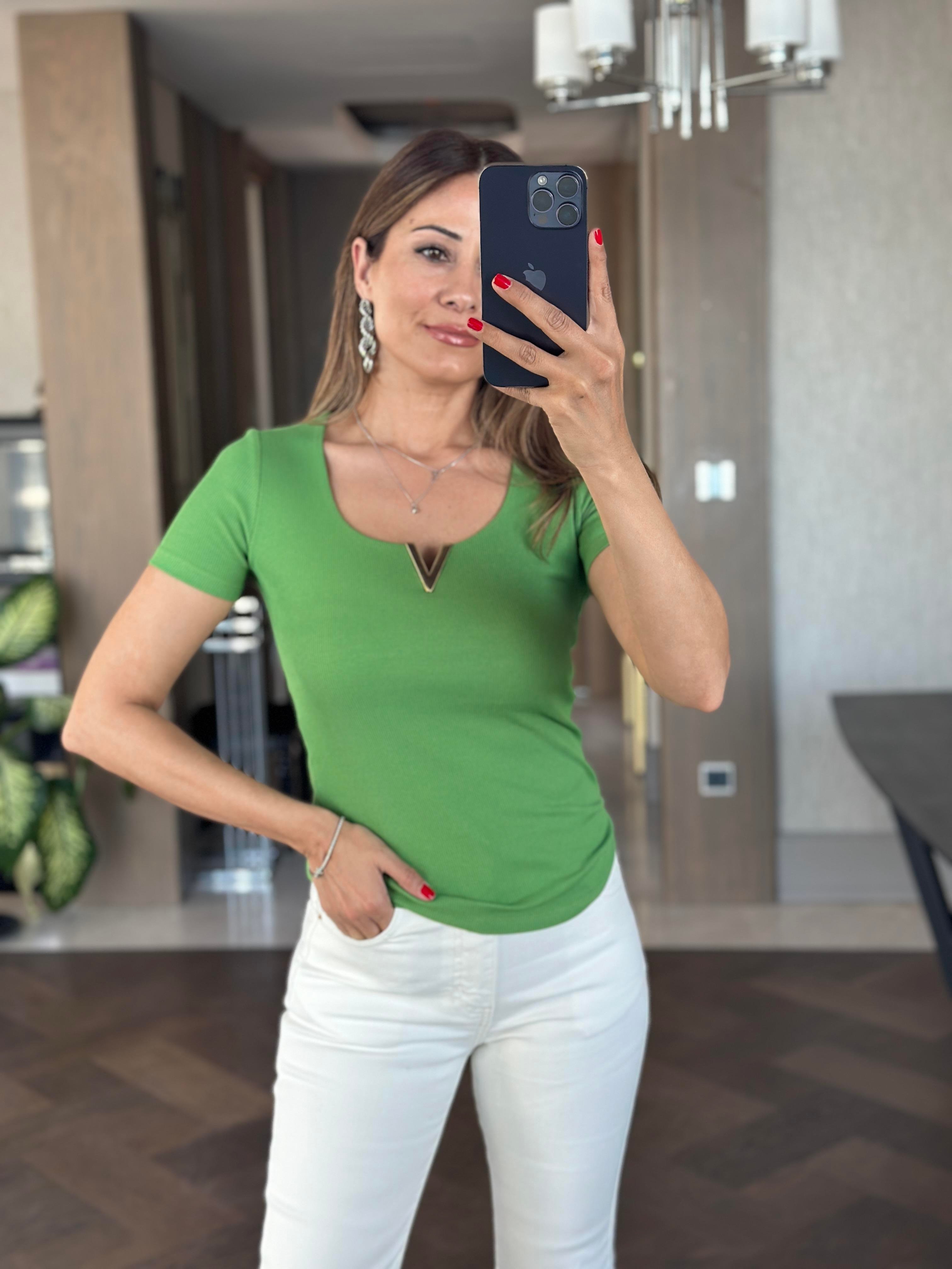 Yeşil U Yaka Kısa Kol Gold V Demirli Kaşkorse Kadın Body