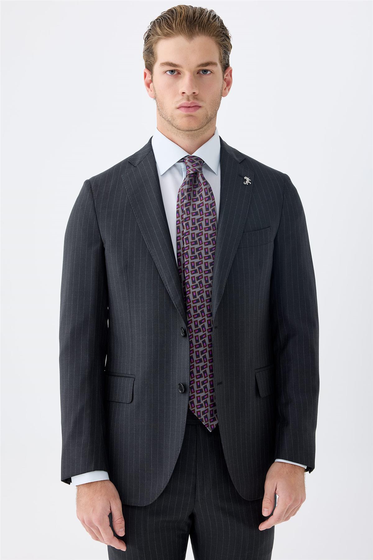 Antrasit Gri Çizgili Yün Takım Elbise 