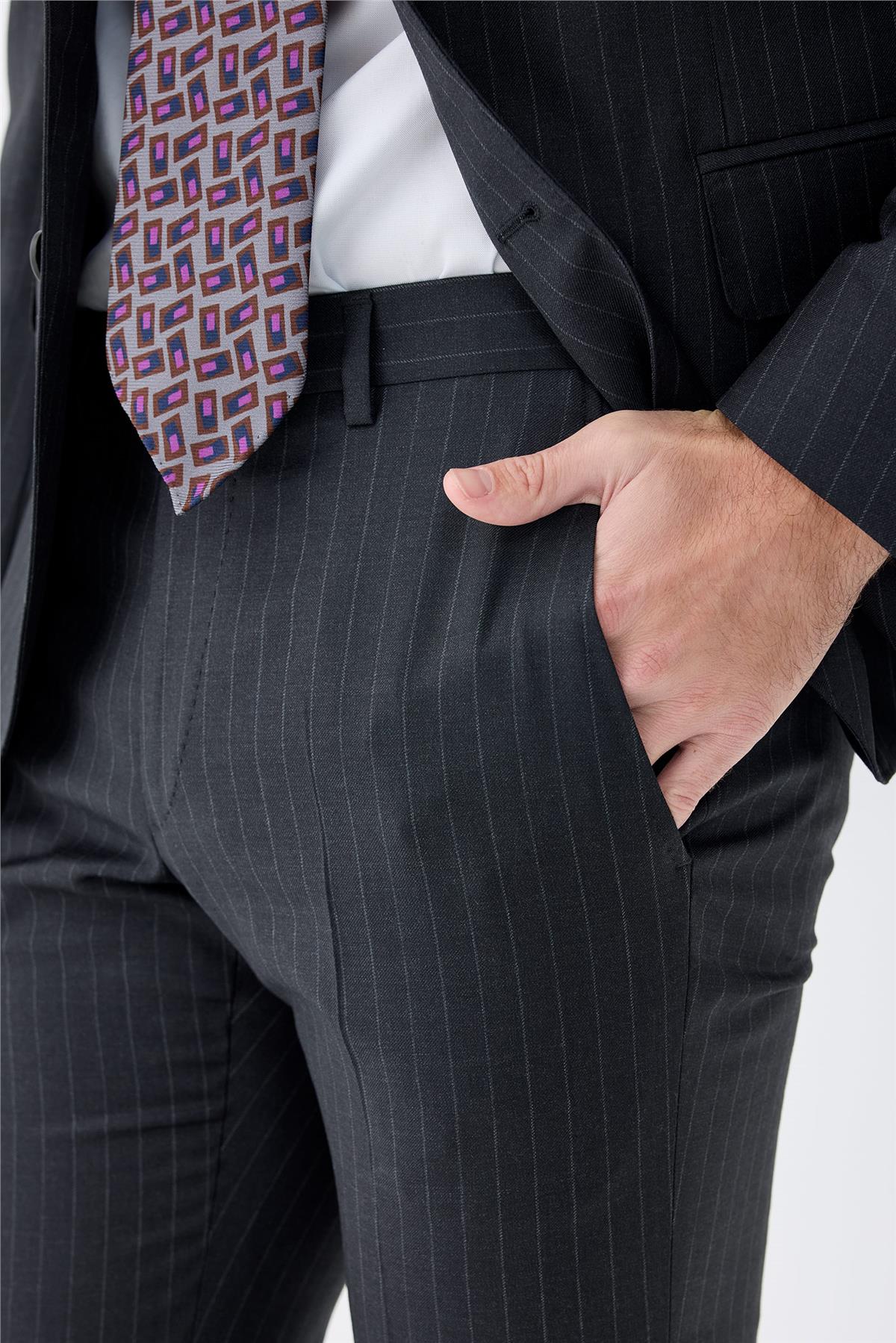 Antrasit Gri Çizgili Yün Takım Elbise 