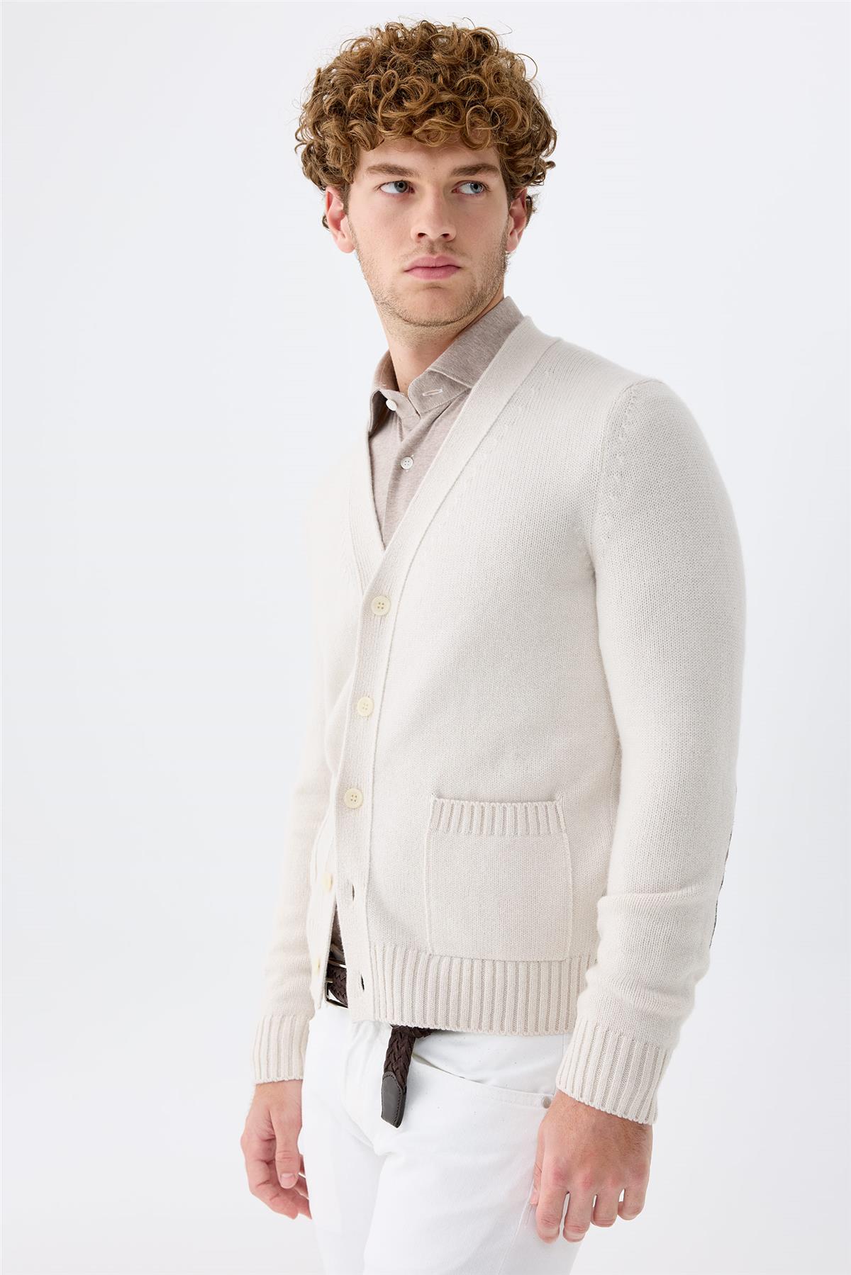 Bej Düğmeli Kaşmir Hırka