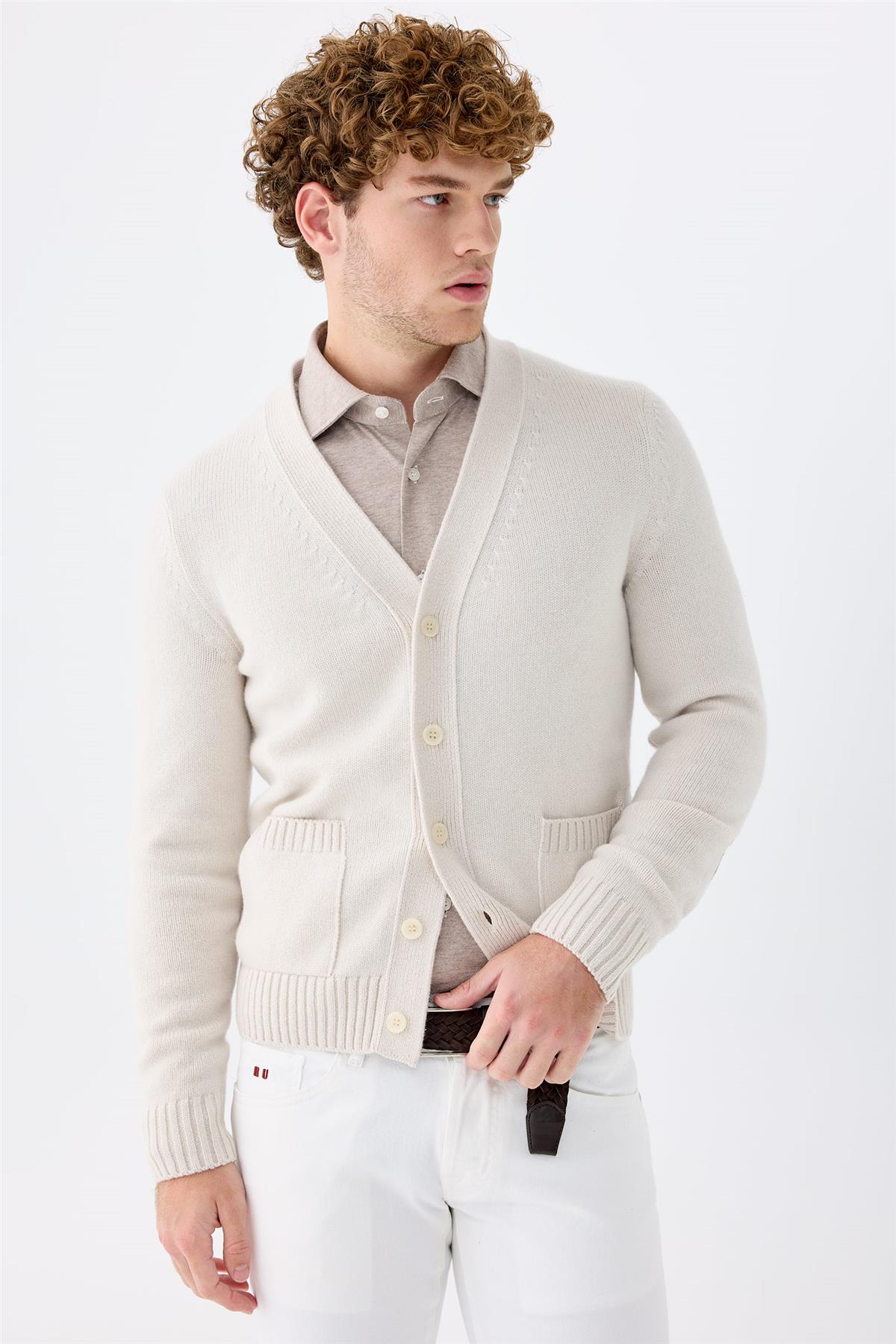 Bej Düğmeli Kaşmir Hırka