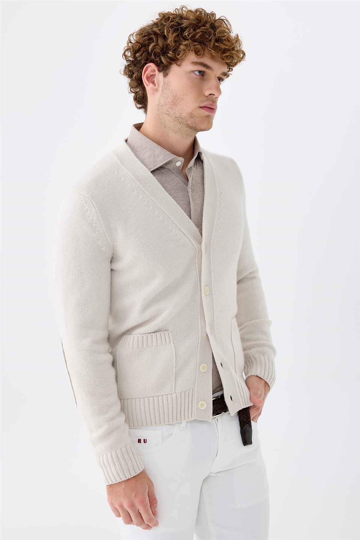 Bej Düğmeli Kaşmir Hırka