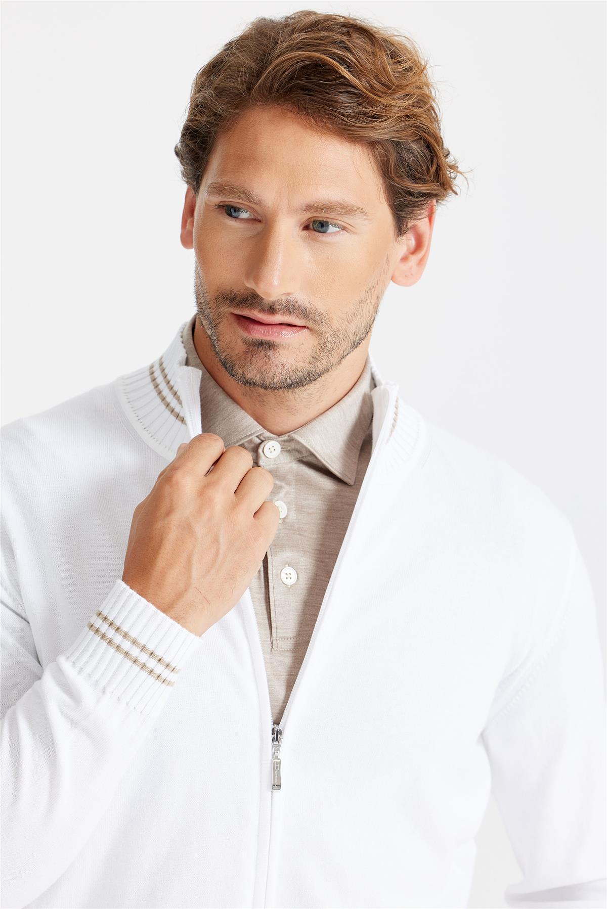 Beyaz Fermuarlı Pamuk Hırka