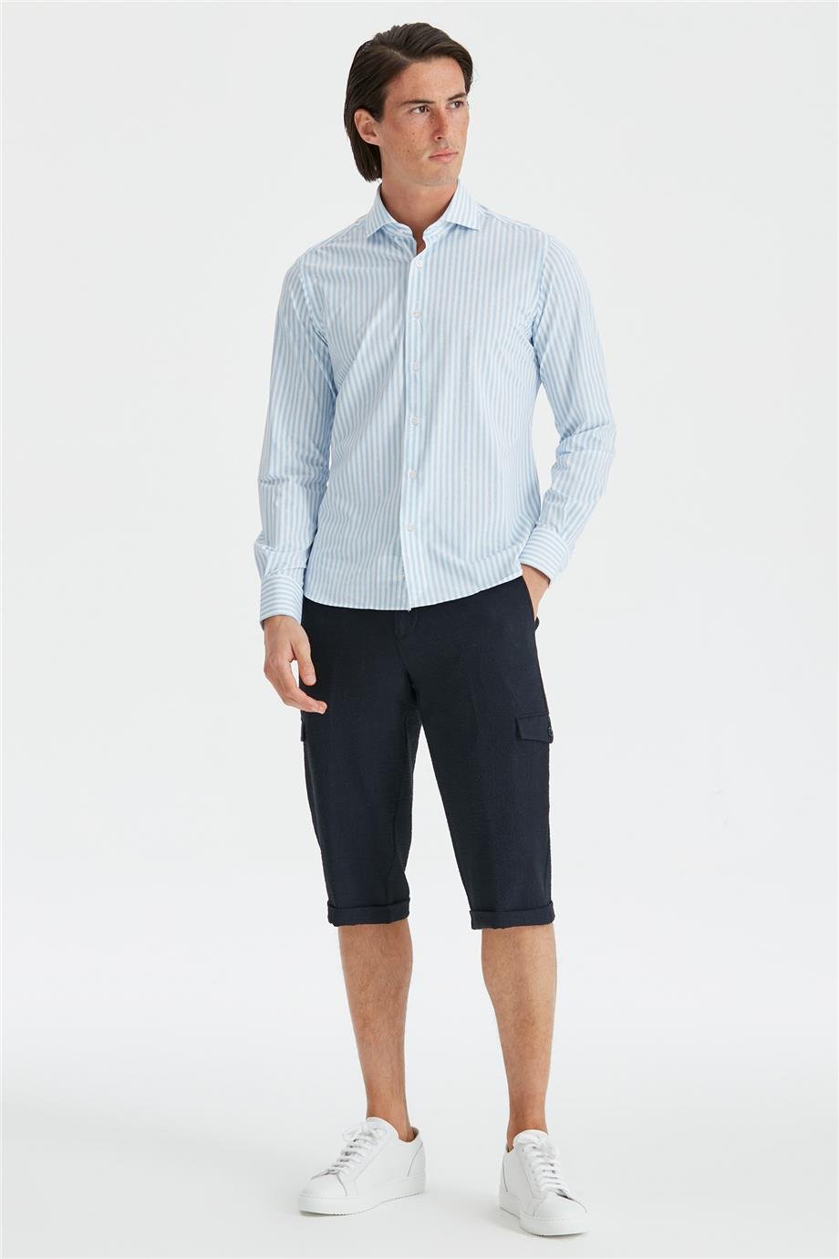 Beyaz Mavi Renk Çizgili Teknik Gömlek