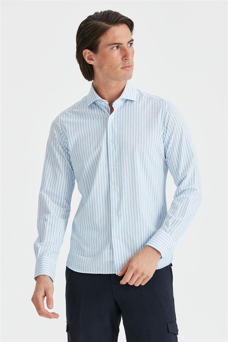 Beyaz Mavi Renk Çizgili Teknik Gömlek