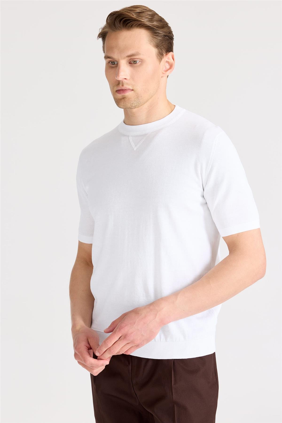 Beyaz Sıfır Yaka Pamuk Triko