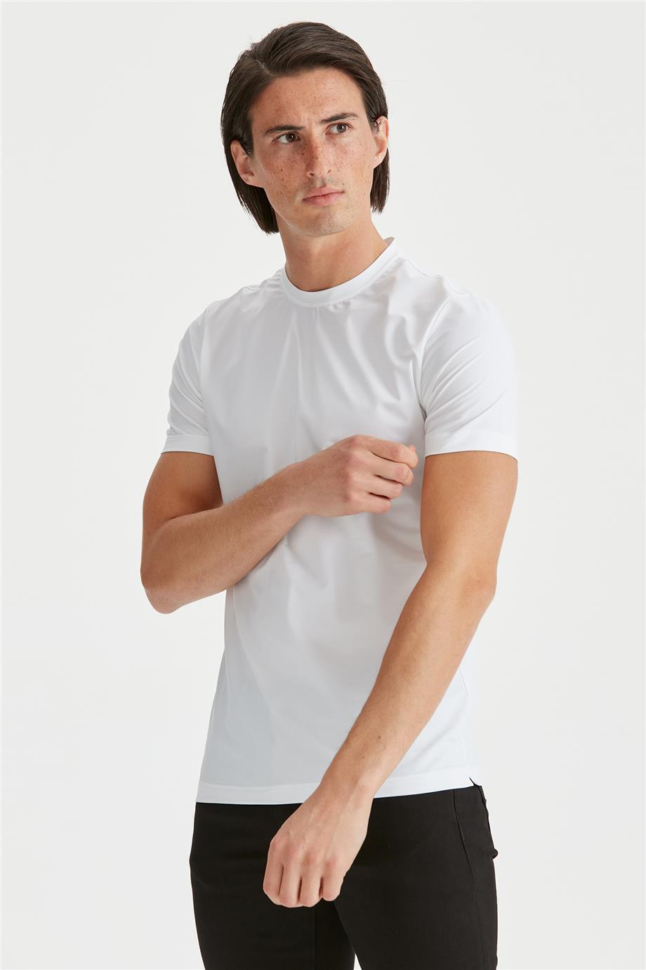 Beyaz Sıfır Yaka Teknik Kumaş T-shirt