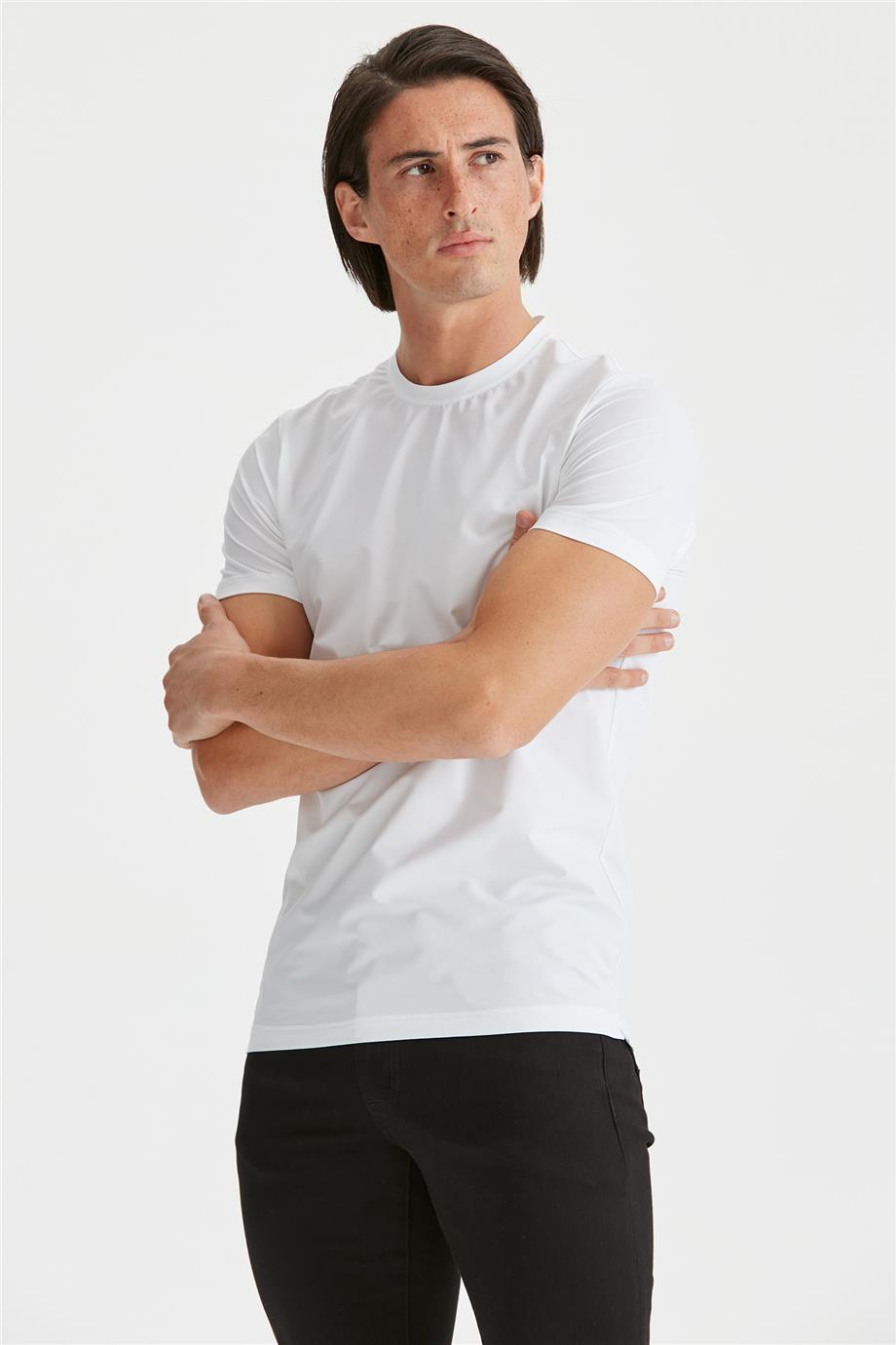 Beyaz Sıfır Yaka Teknik Kumaş T-shirt