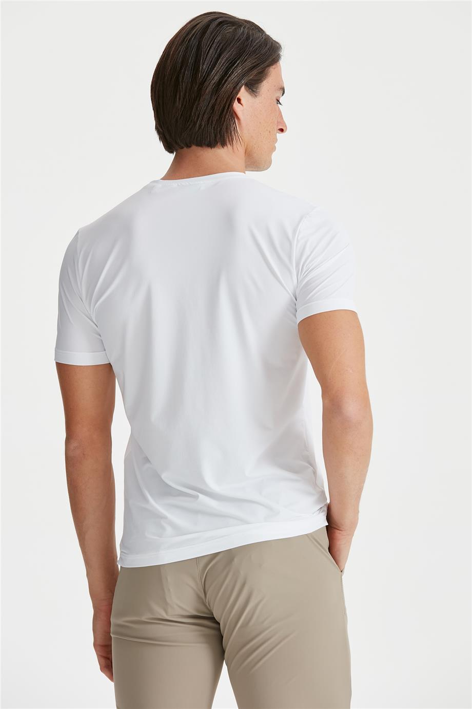 Beyaz Sıfır Yaka Teknik Kumaş T-shirt