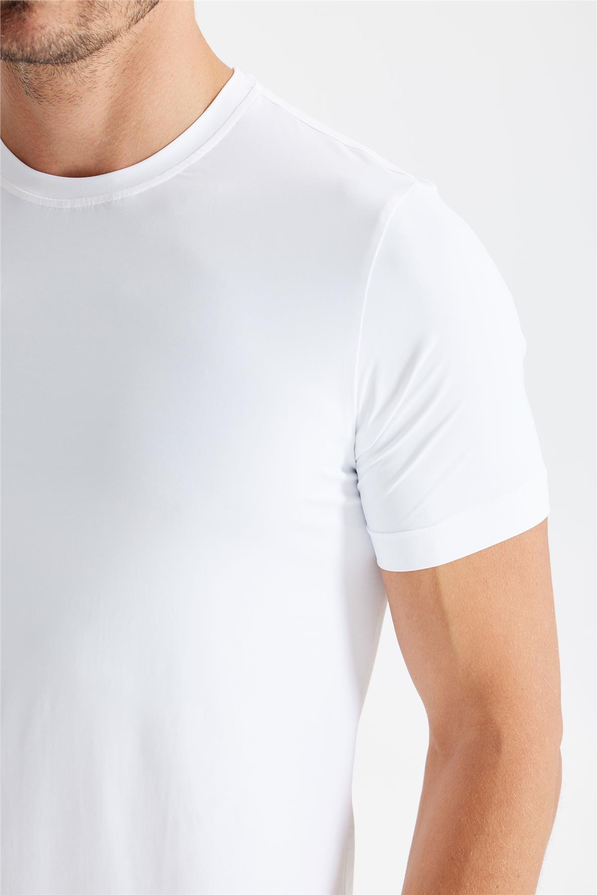 Beyaz Sıfır Yaka Vintage Teknik Kumaş T-shirt