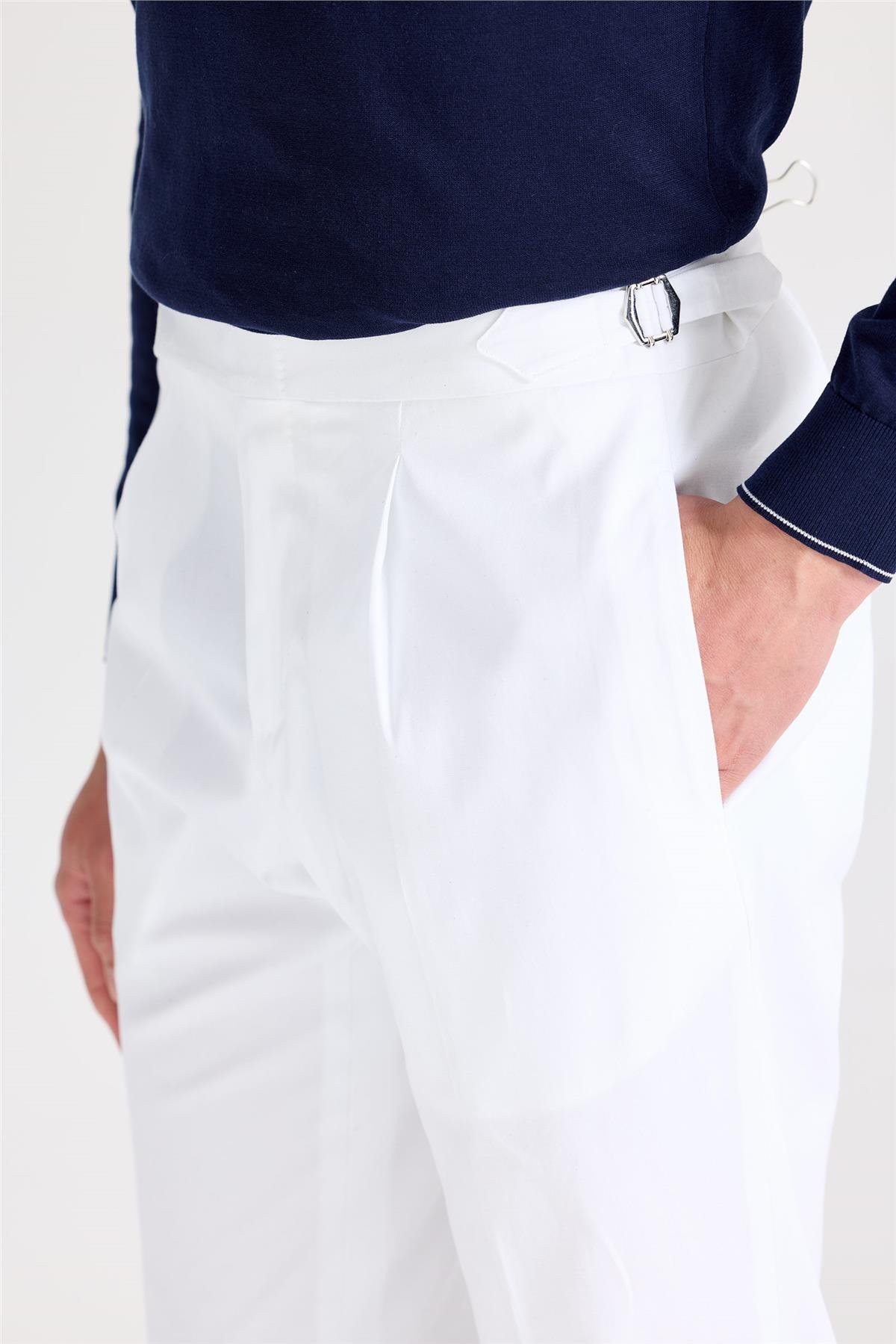 Beyaz Tokalı Pamuk Pantolon