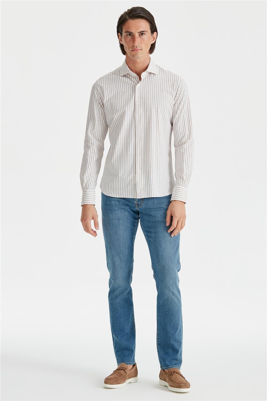 Beyaz Vizon Renk Çizgili Teknik Gömlek