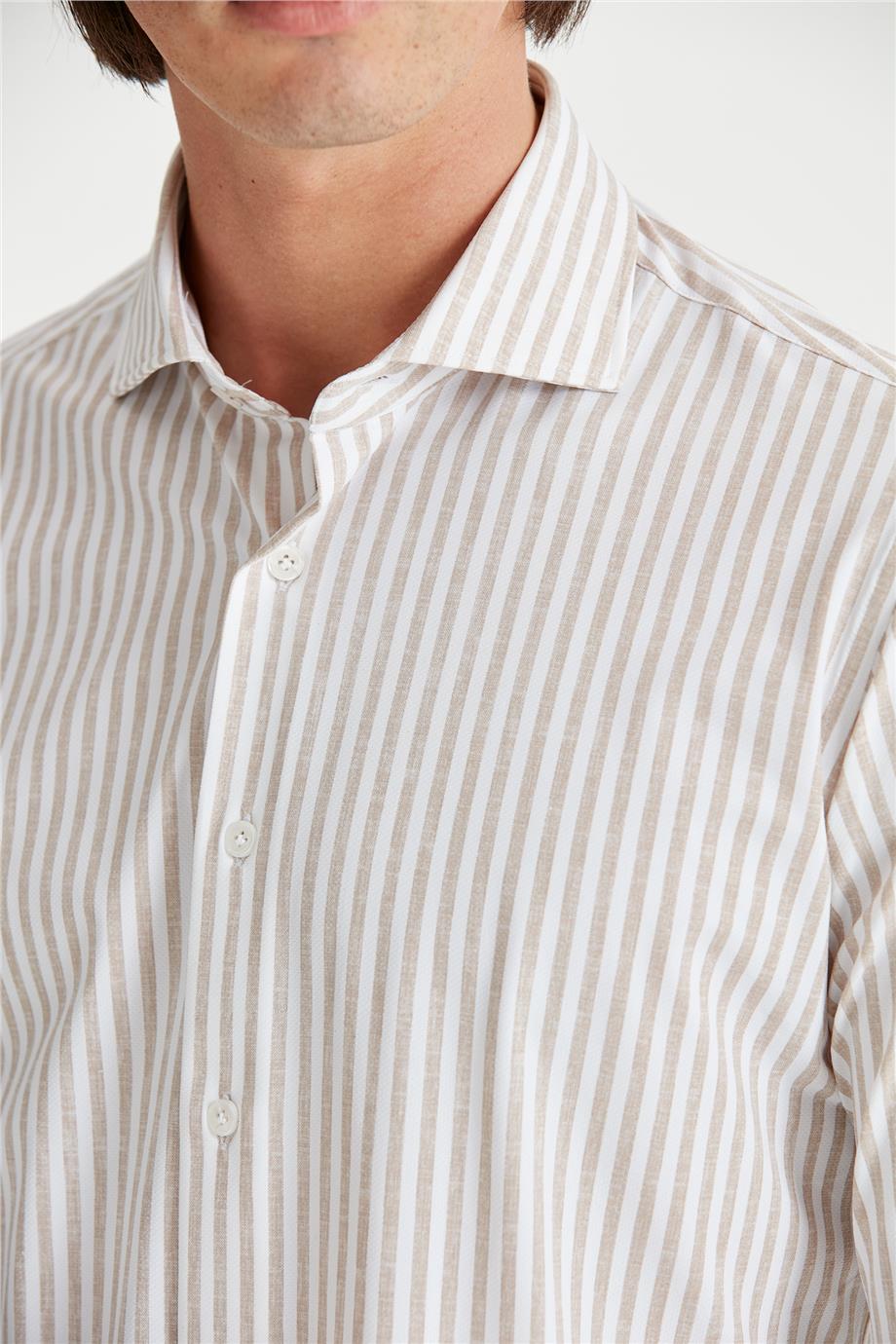 Beyaz Vizon Renk Çizgili Teknik Gömlek