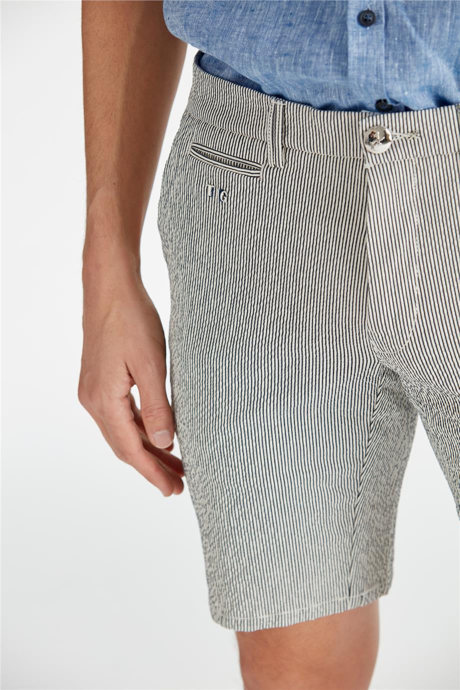 Ekru Lacivert Çizgili Pamuk Şort