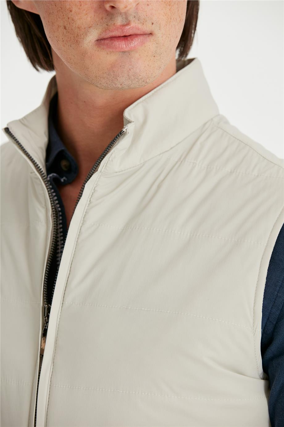 Ekru Su Geçirmez Yelek