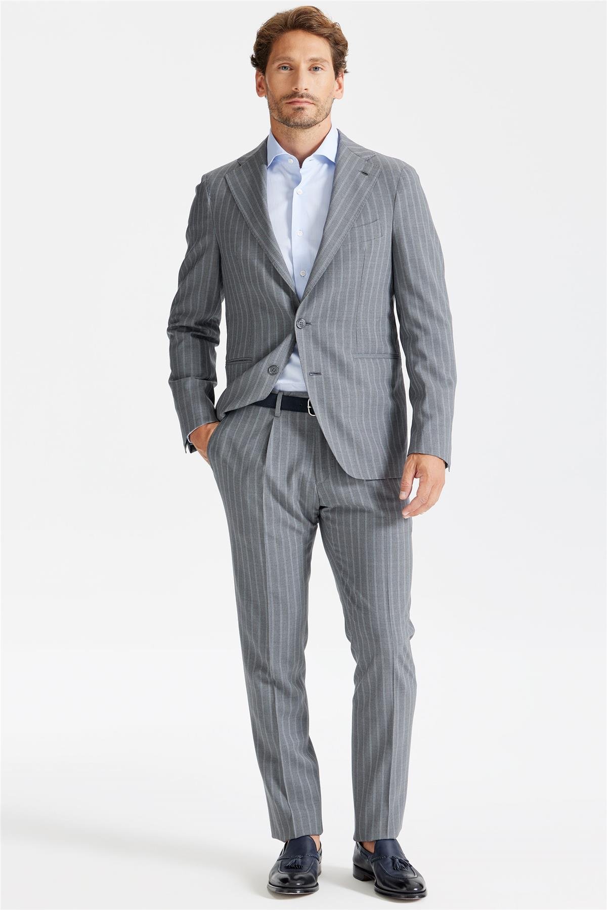 Gri Çizgili YünTakım Elbise