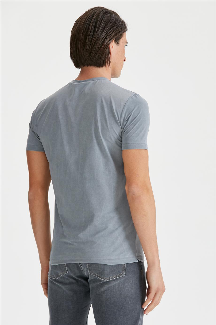 Gri Sıfır Yaka Teknik Kumaş T-shirt