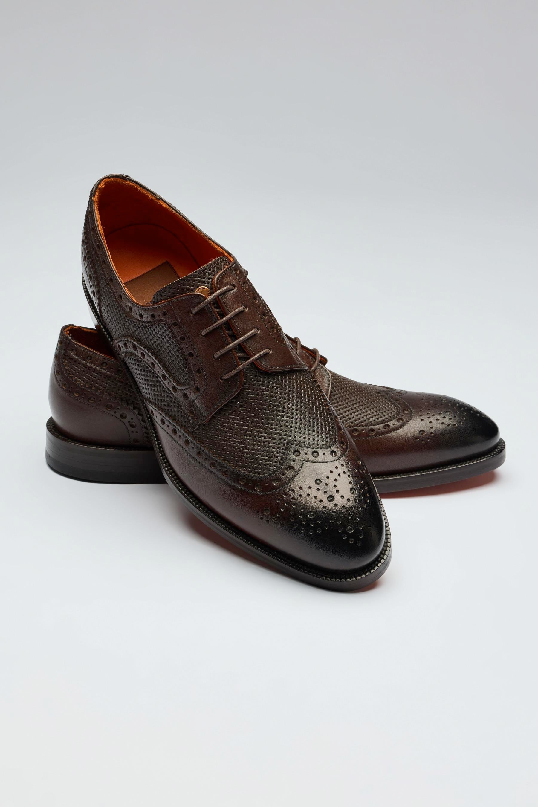 Kahverengi Bağcıklı Klasik Deri Ayakkabı
