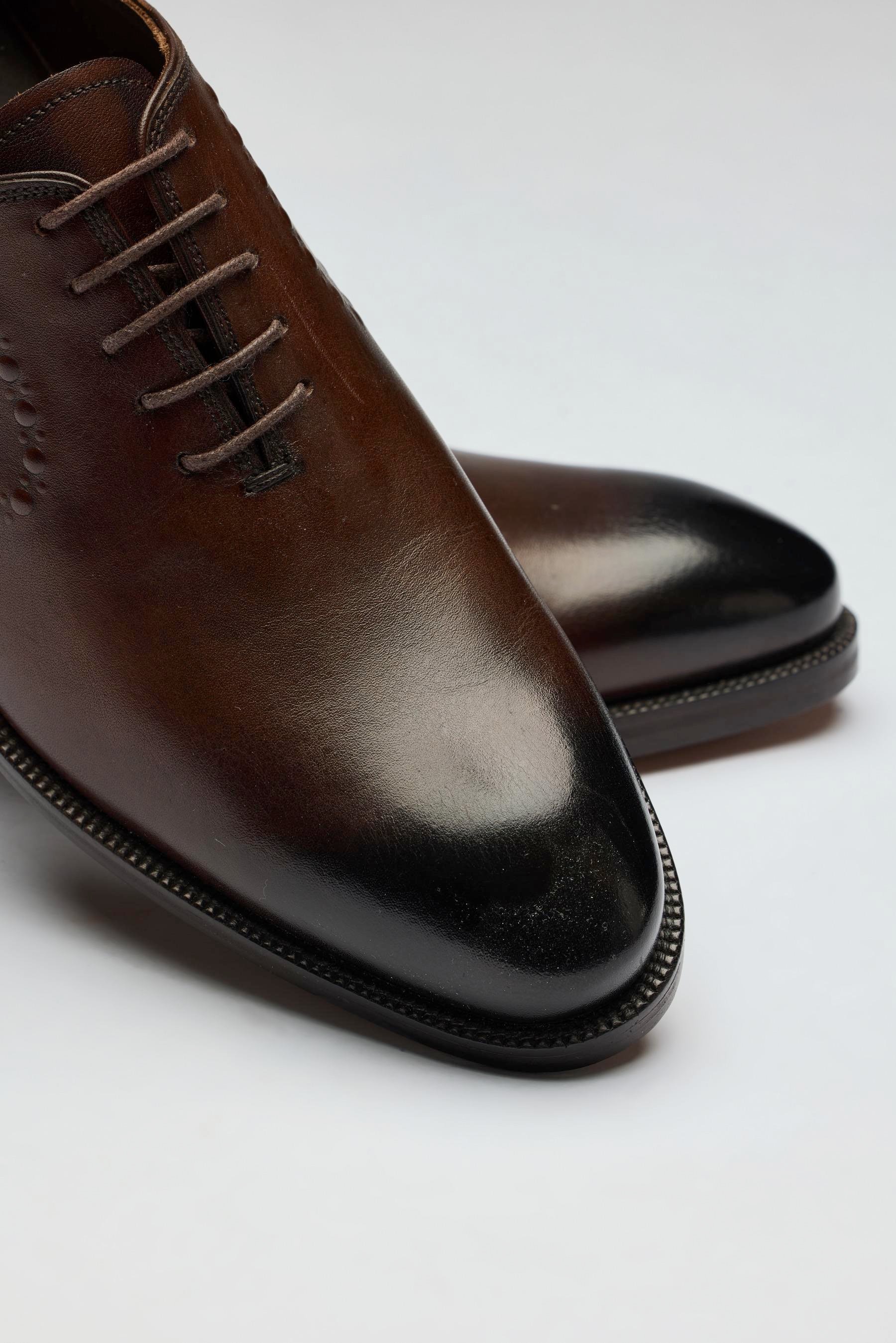 Kahverengi Bağcıklı Klasik Deri Ayakkabı