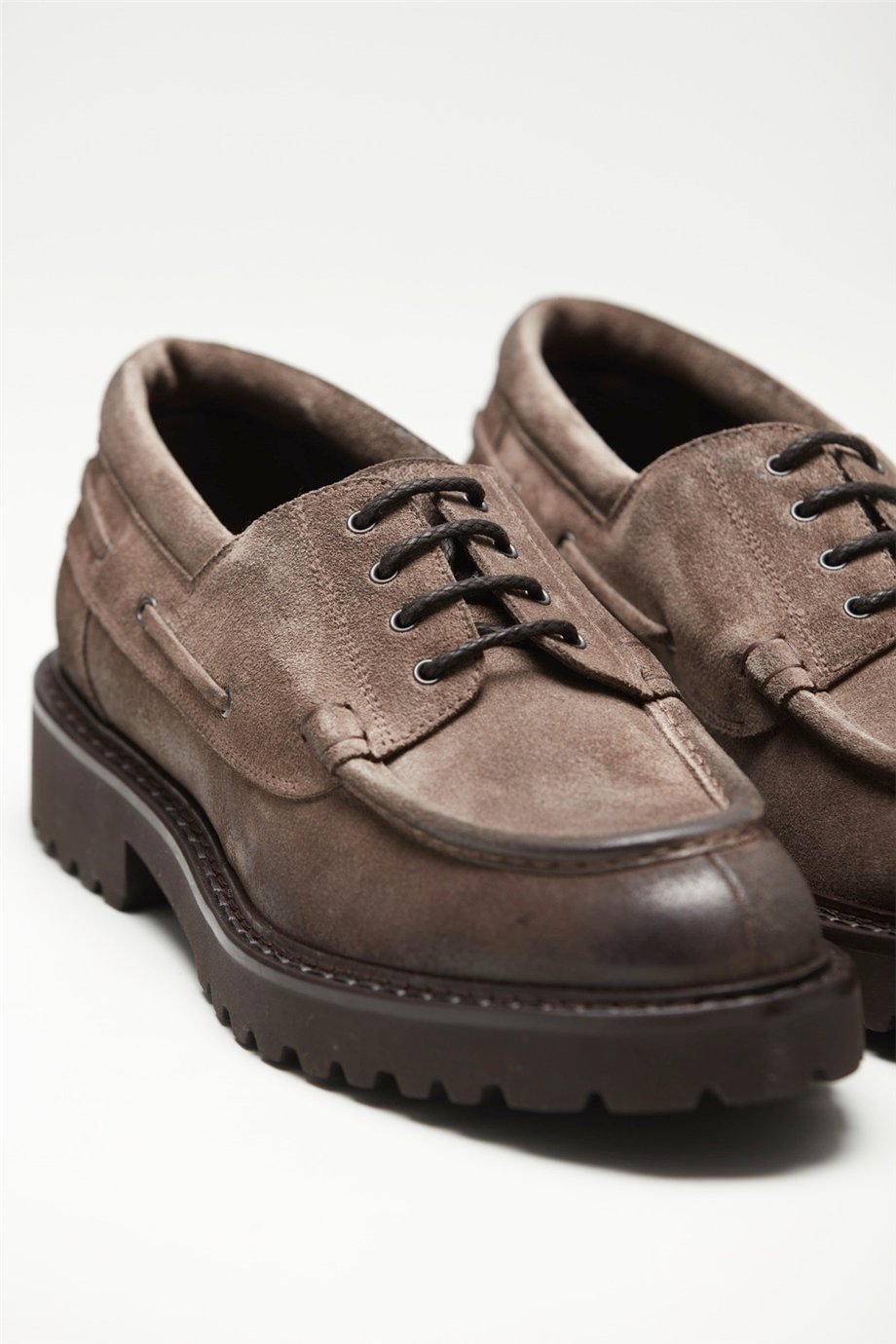 Kahverengi Bağcıklı Süed Loafer