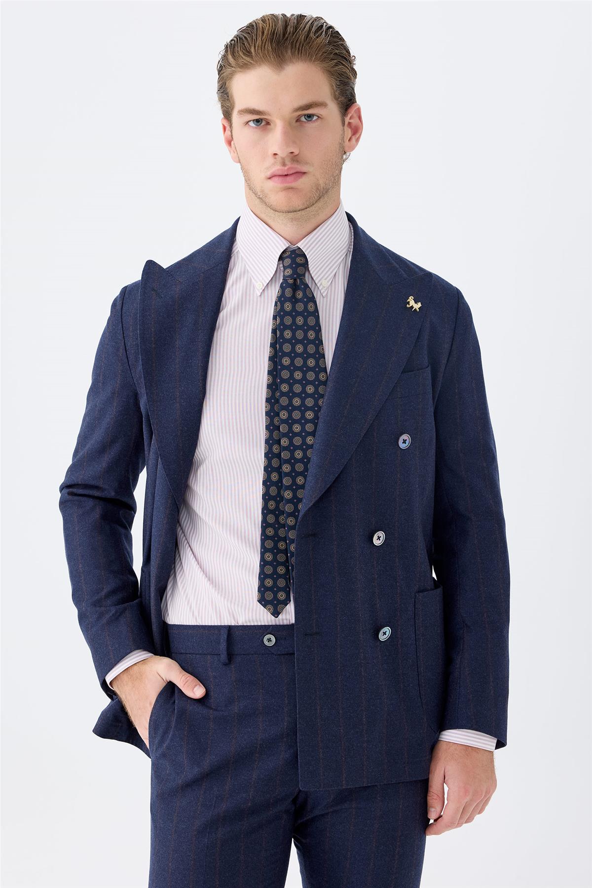 Lacivert Çizgili Kruvaze Yün Takım Elbise