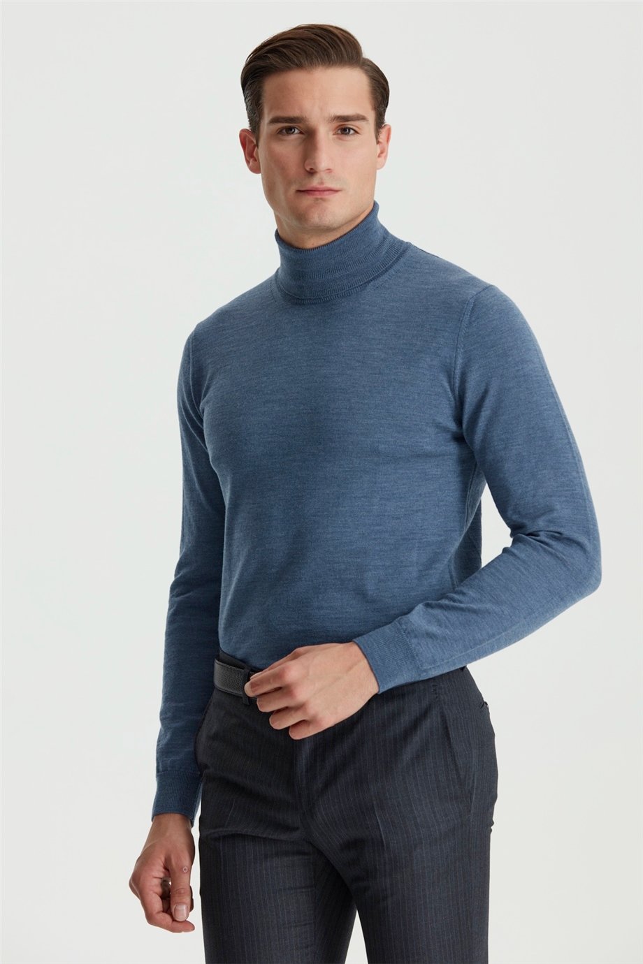 Mavi Tam Balıkçı Yün Triko