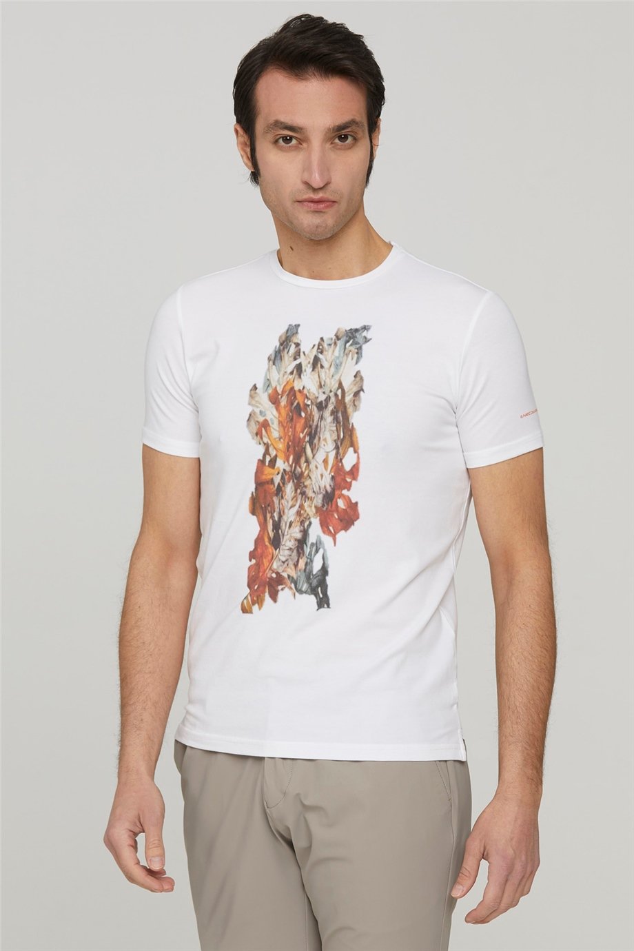 Renkli Baskılı Beyaz T-Shirt