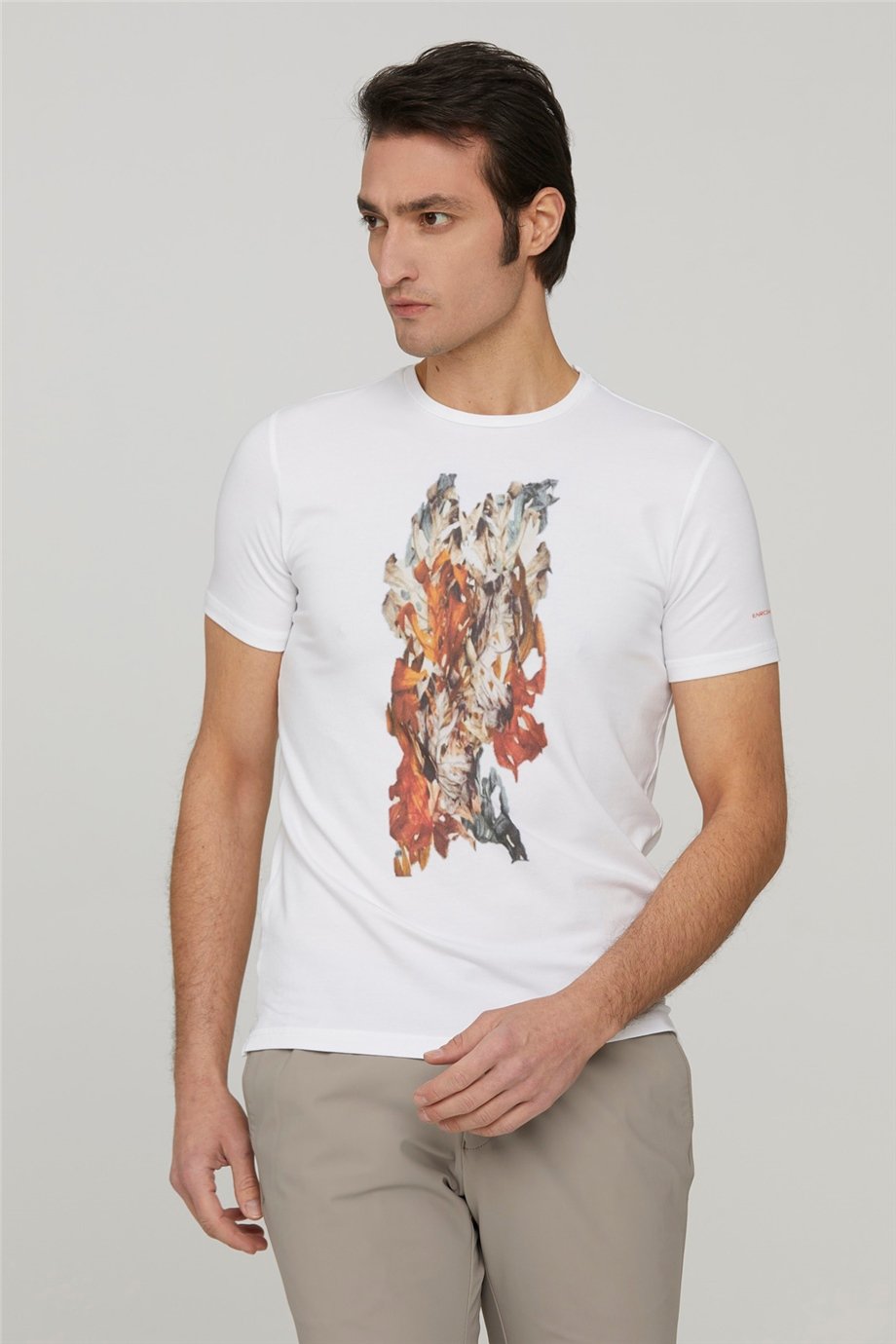Renkli Baskılı Beyaz T-Shirt
