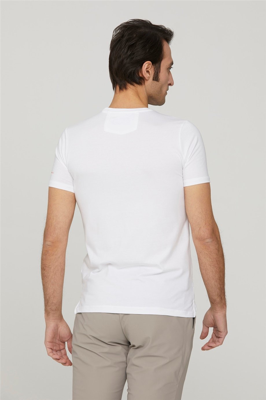 Renkli Baskılı Beyaz T-Shirt