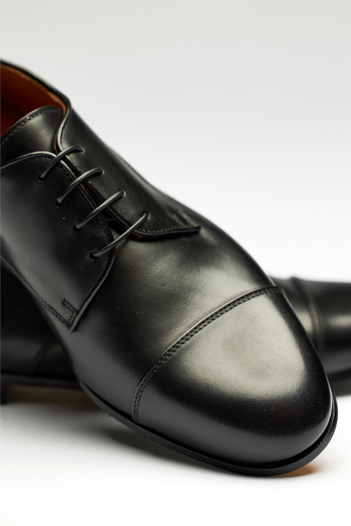 Siyah Bağcıklı Deri Ayakkabı